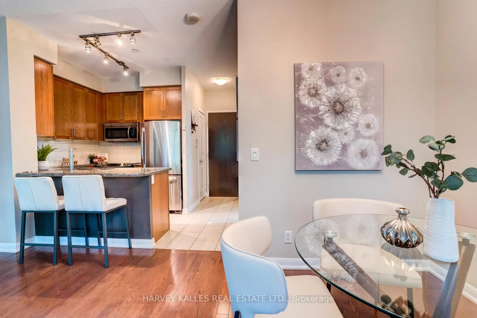 215 Sherway Gardens Road, #109