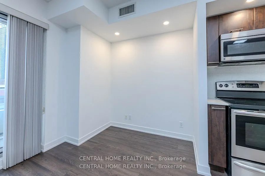2220 Lake Shore Boulevard W, #607