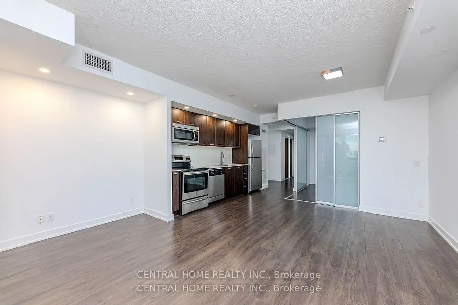 2220 Lake Shore Boulevard W, #607