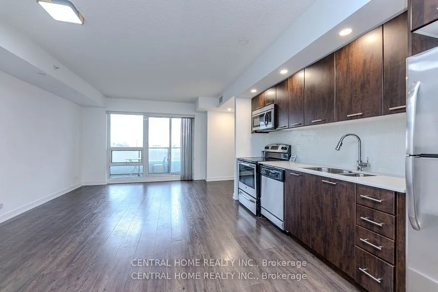 2220 Lake Shore Boulevard W, #607