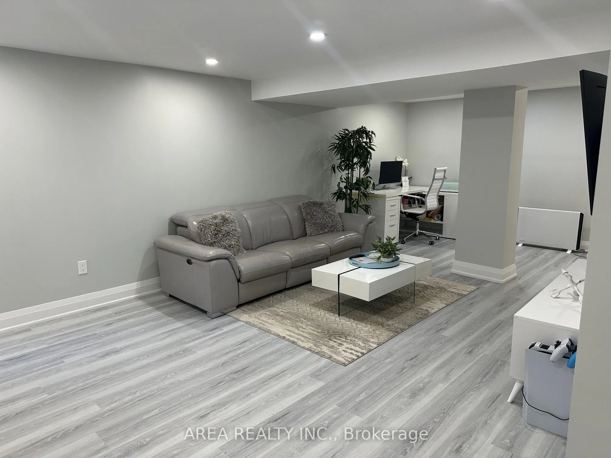 57 Farley Crescent, #Lower