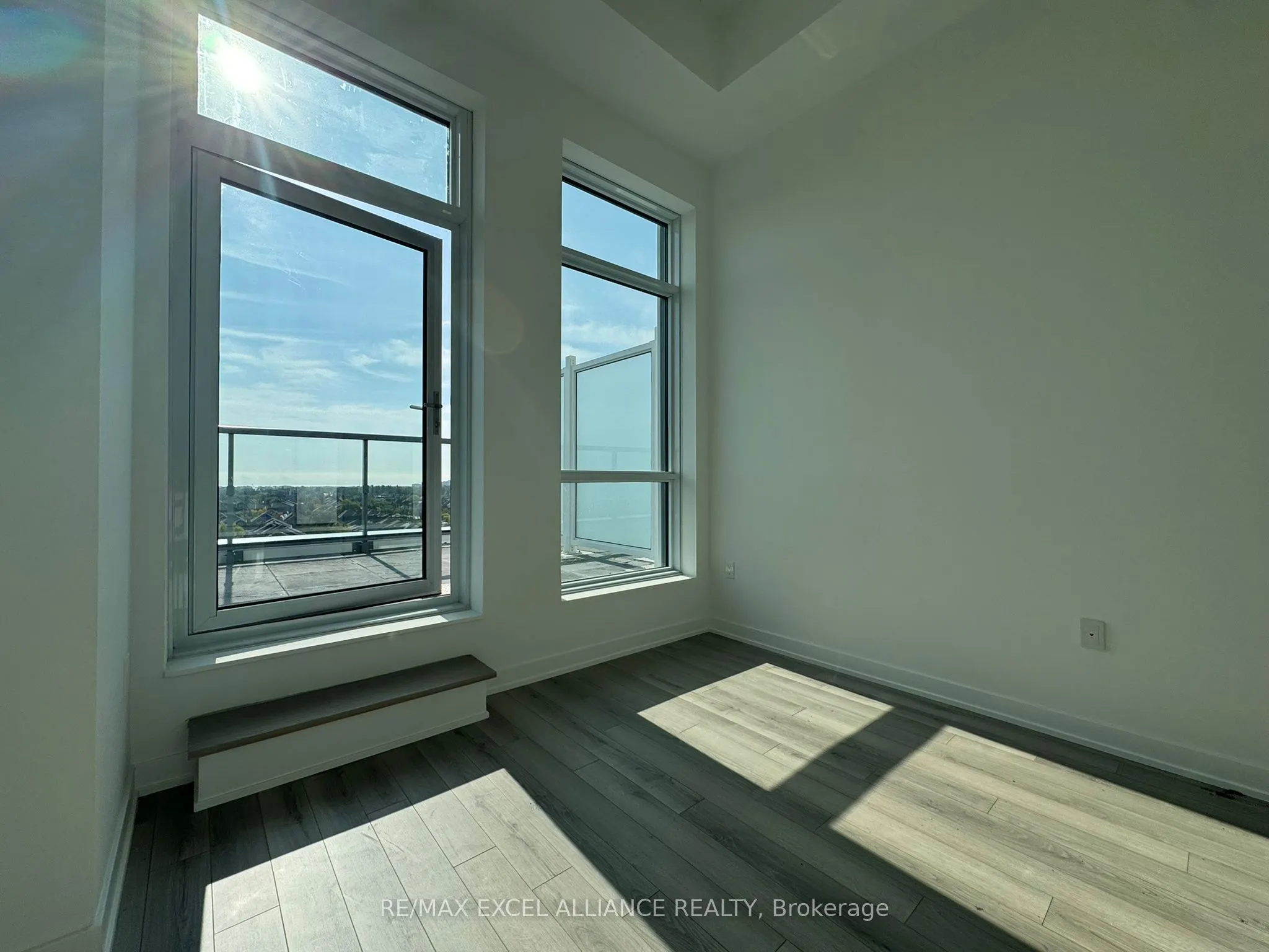 1005 Dundas Street E, #908