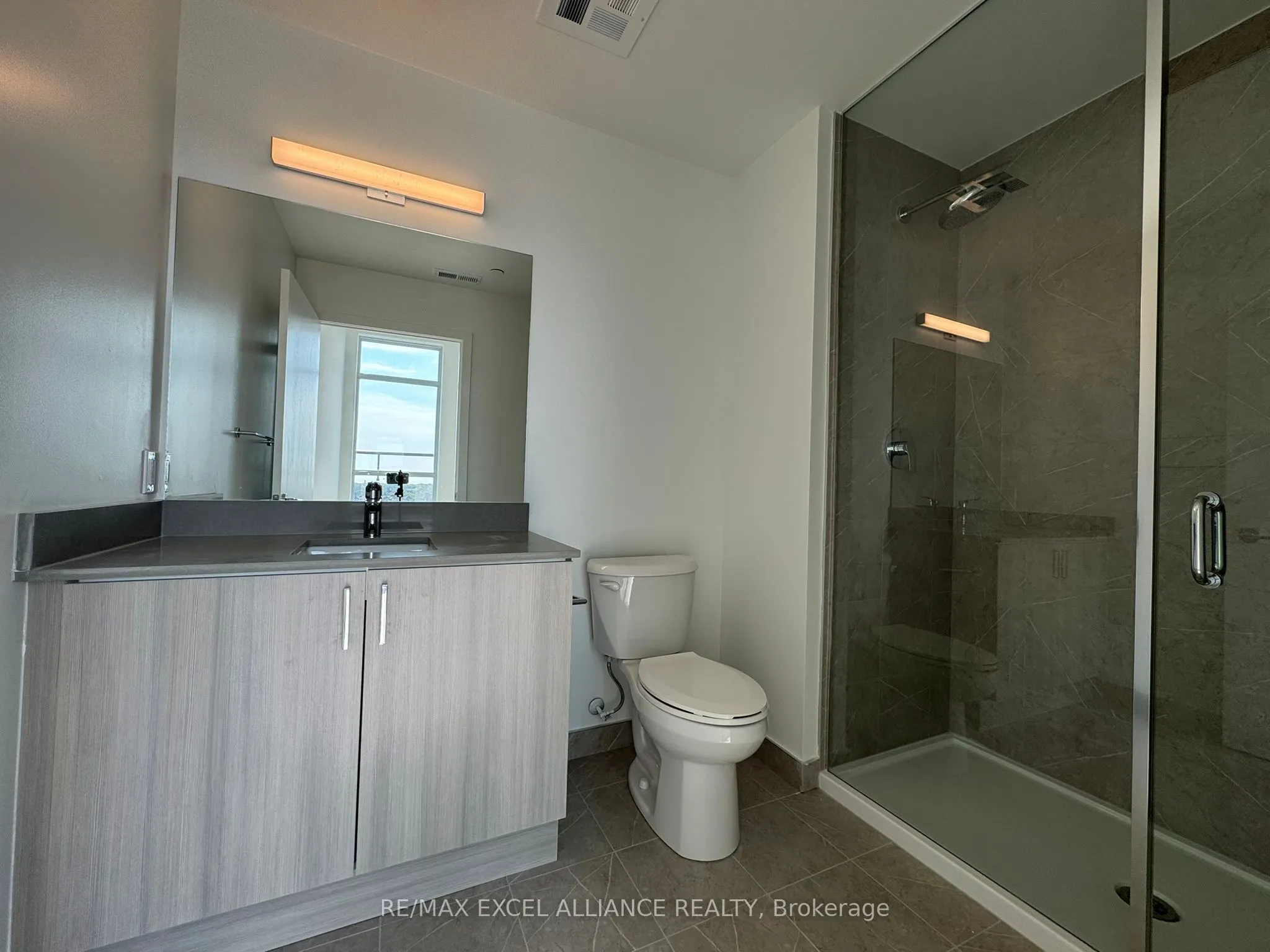 1005 Dundas Street E, #908