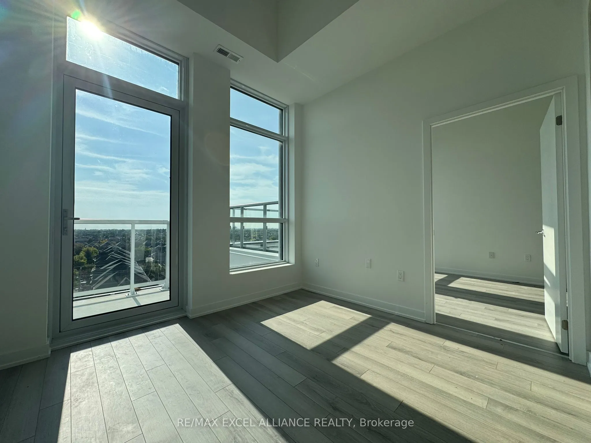 1005 Dundas Street E, #908