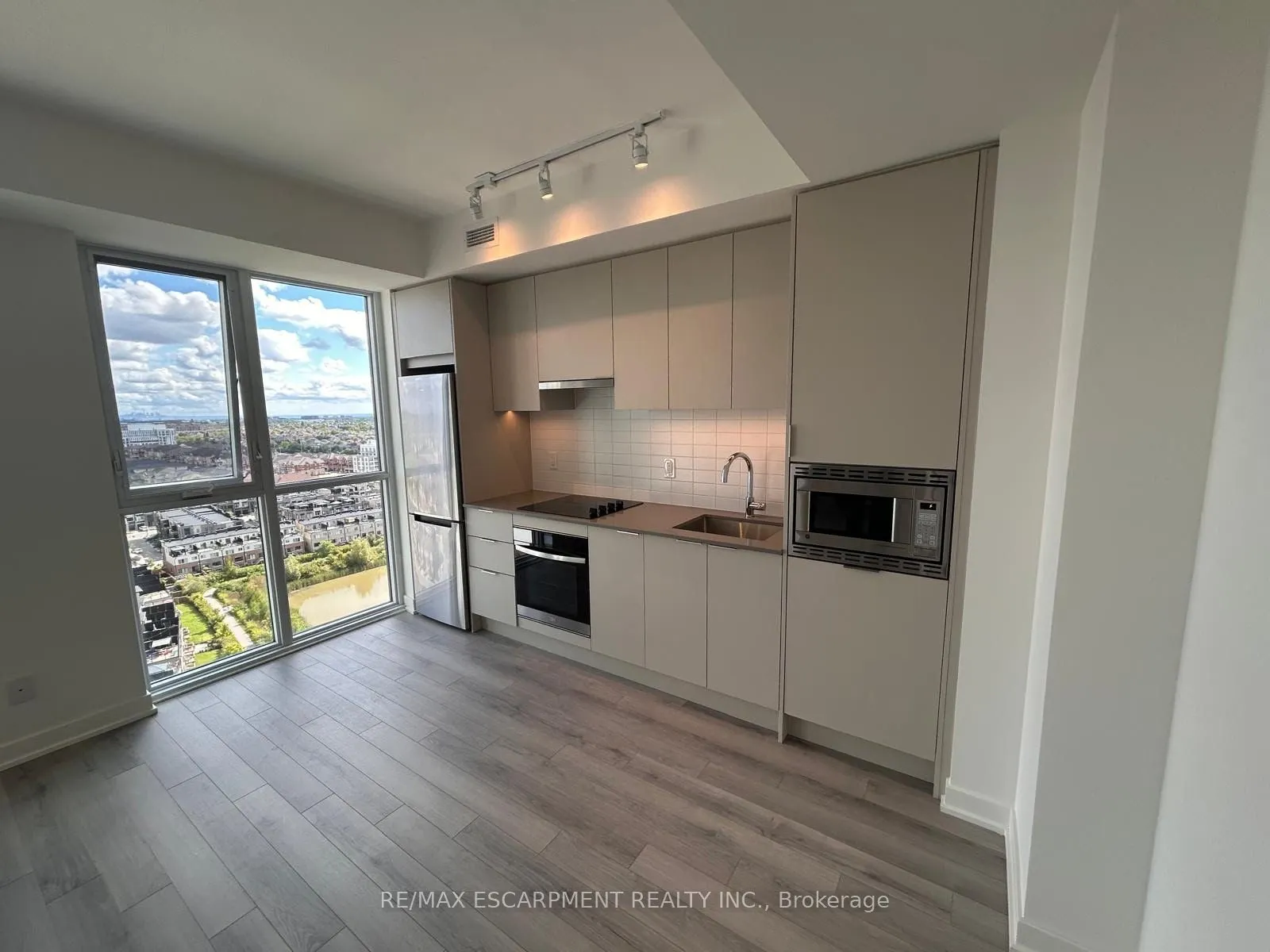 3079 Trafalgar Road, #1808
