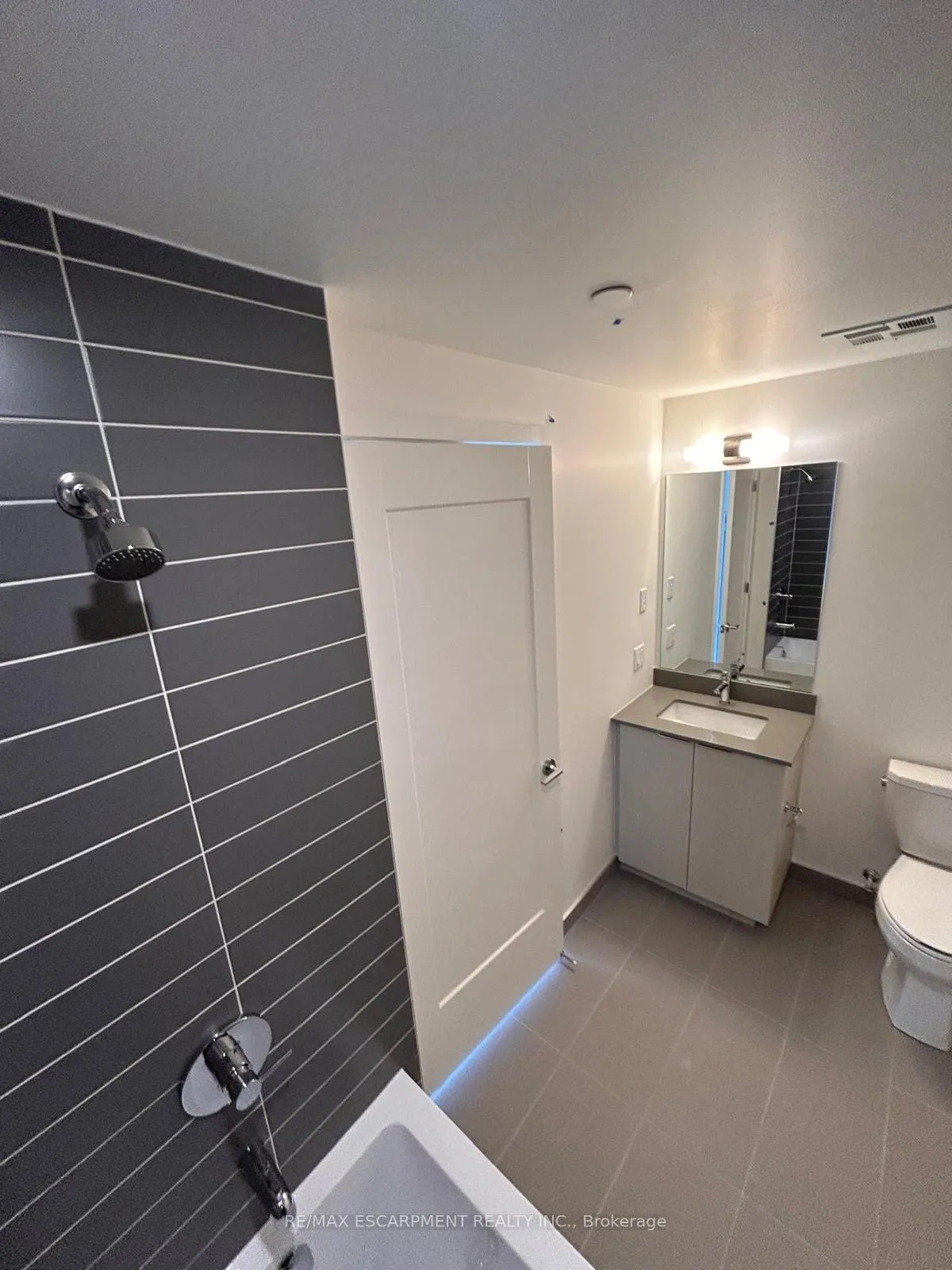3079 Trafalgar Road, #1808