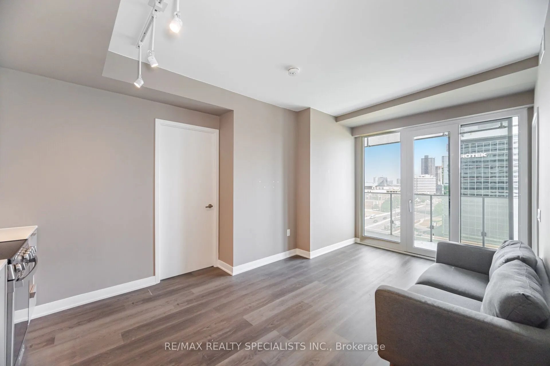 3900 Confederation Parkway, #701