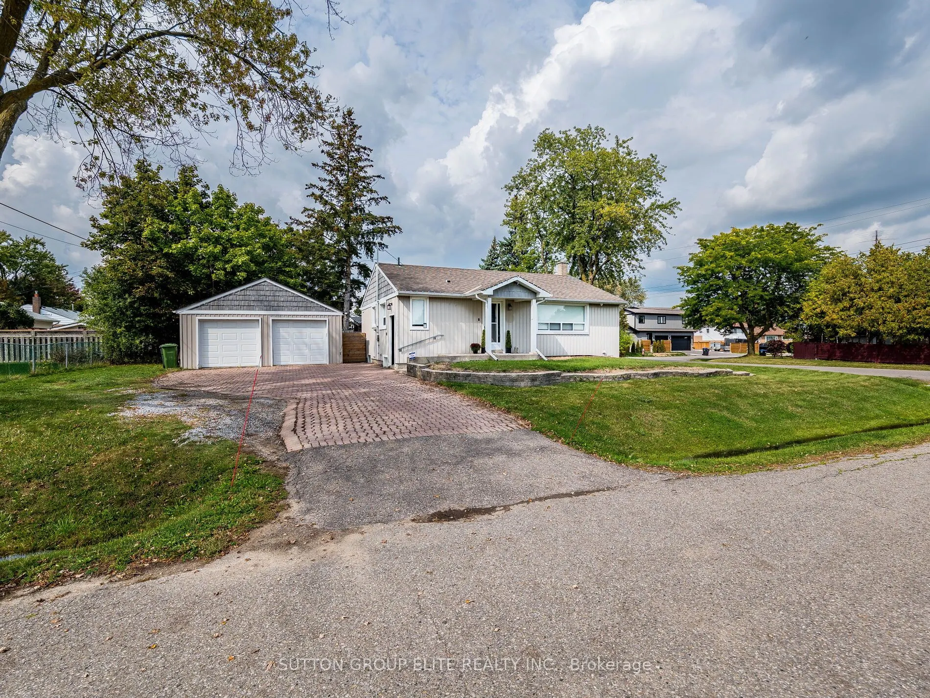 107 Martha Street N