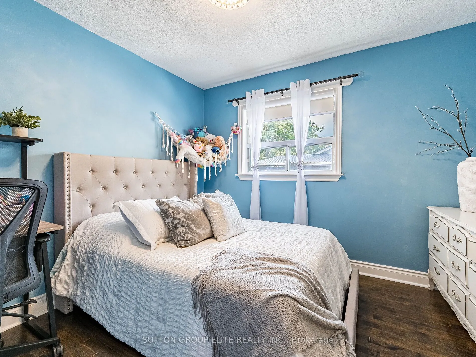 107 Martha Street N
