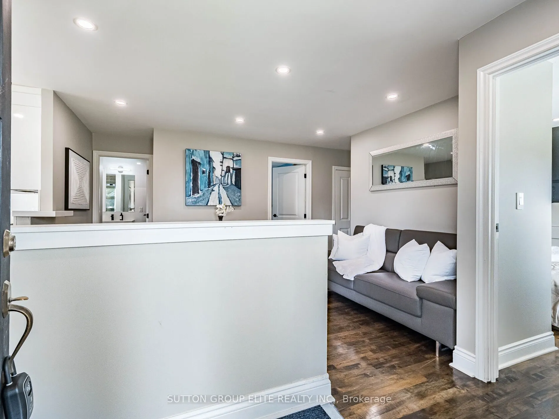 107 Martha Street N