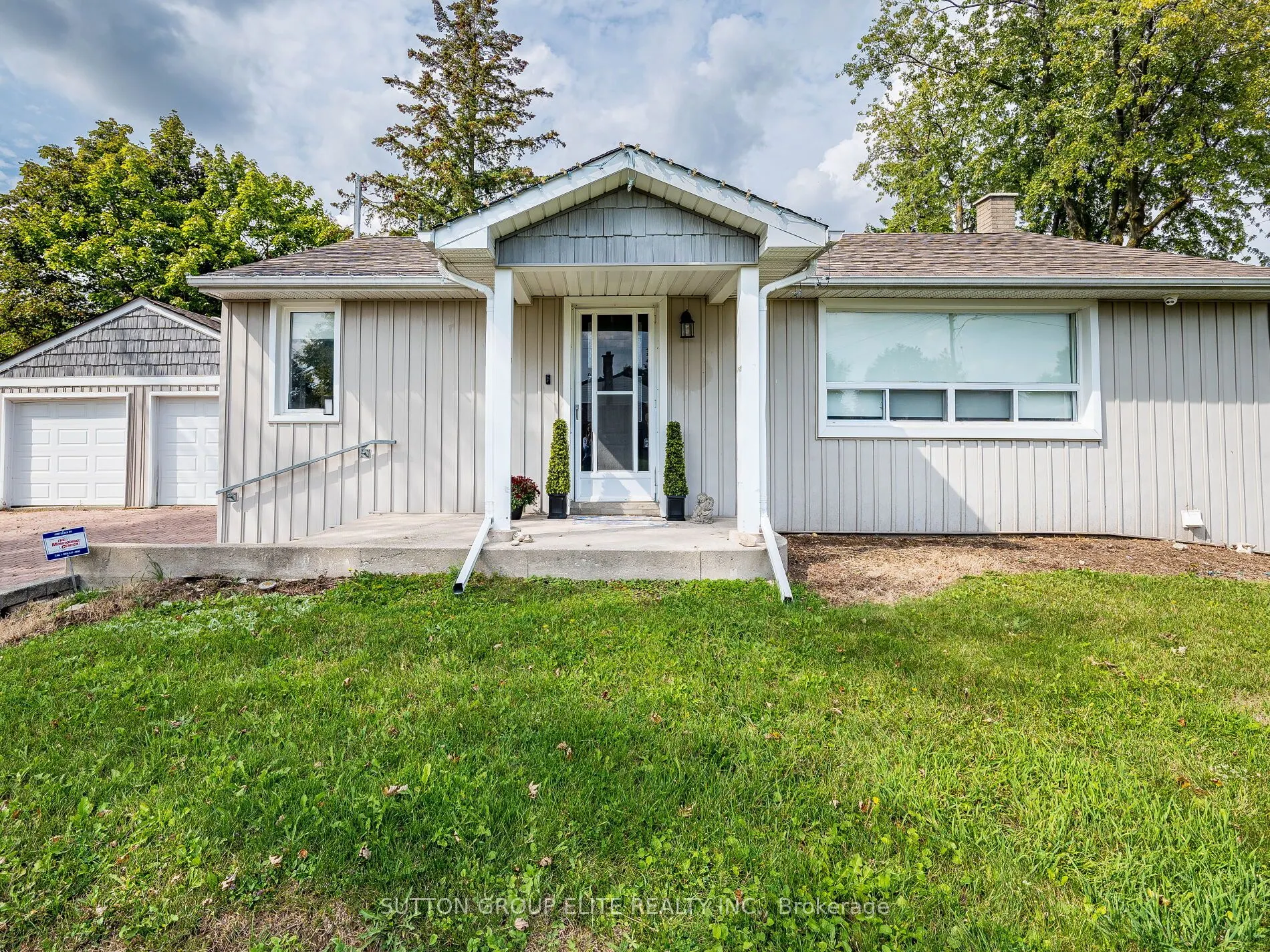 107 Martha Street N