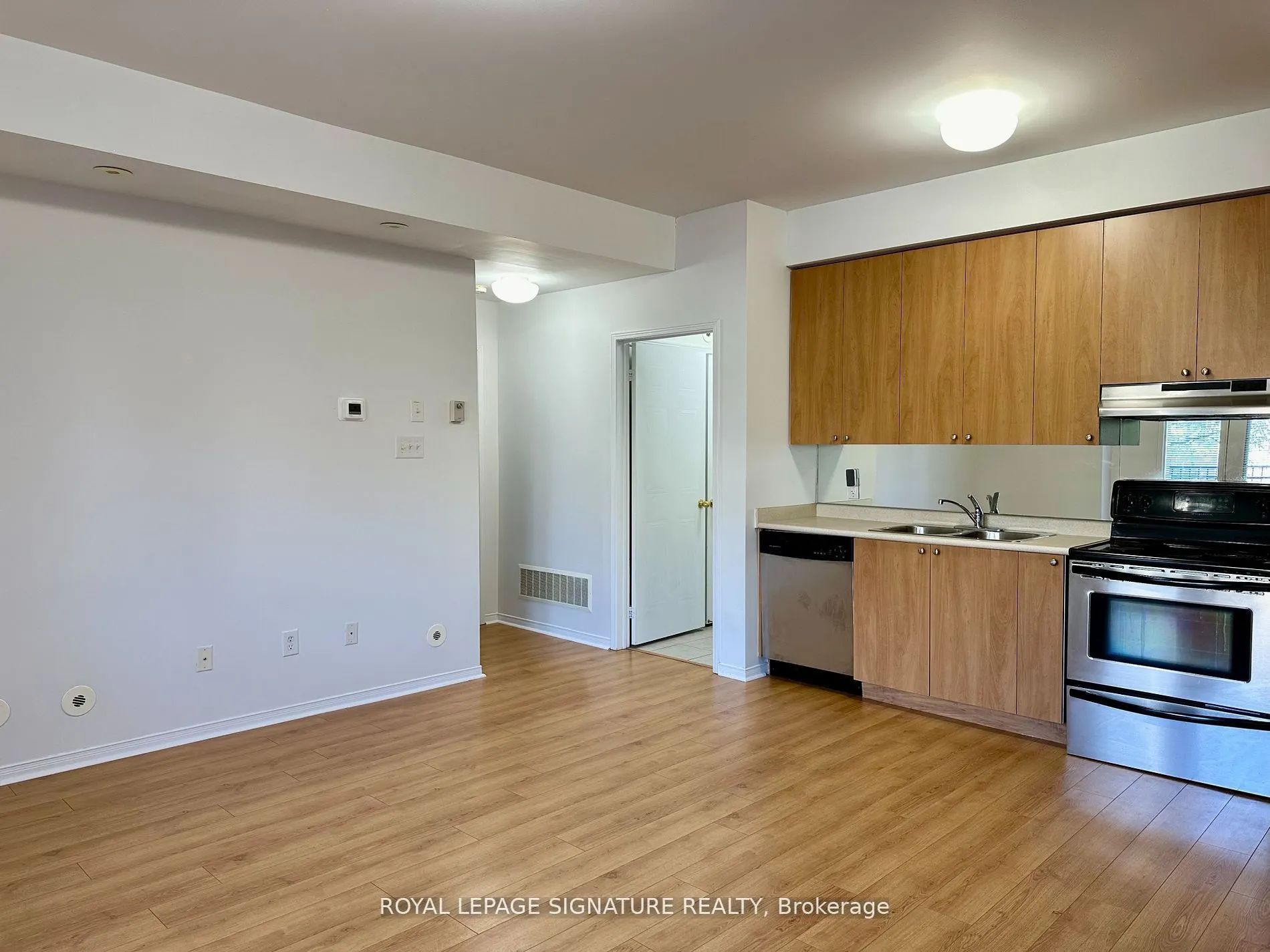 3088 Eglinton Avenue, #86