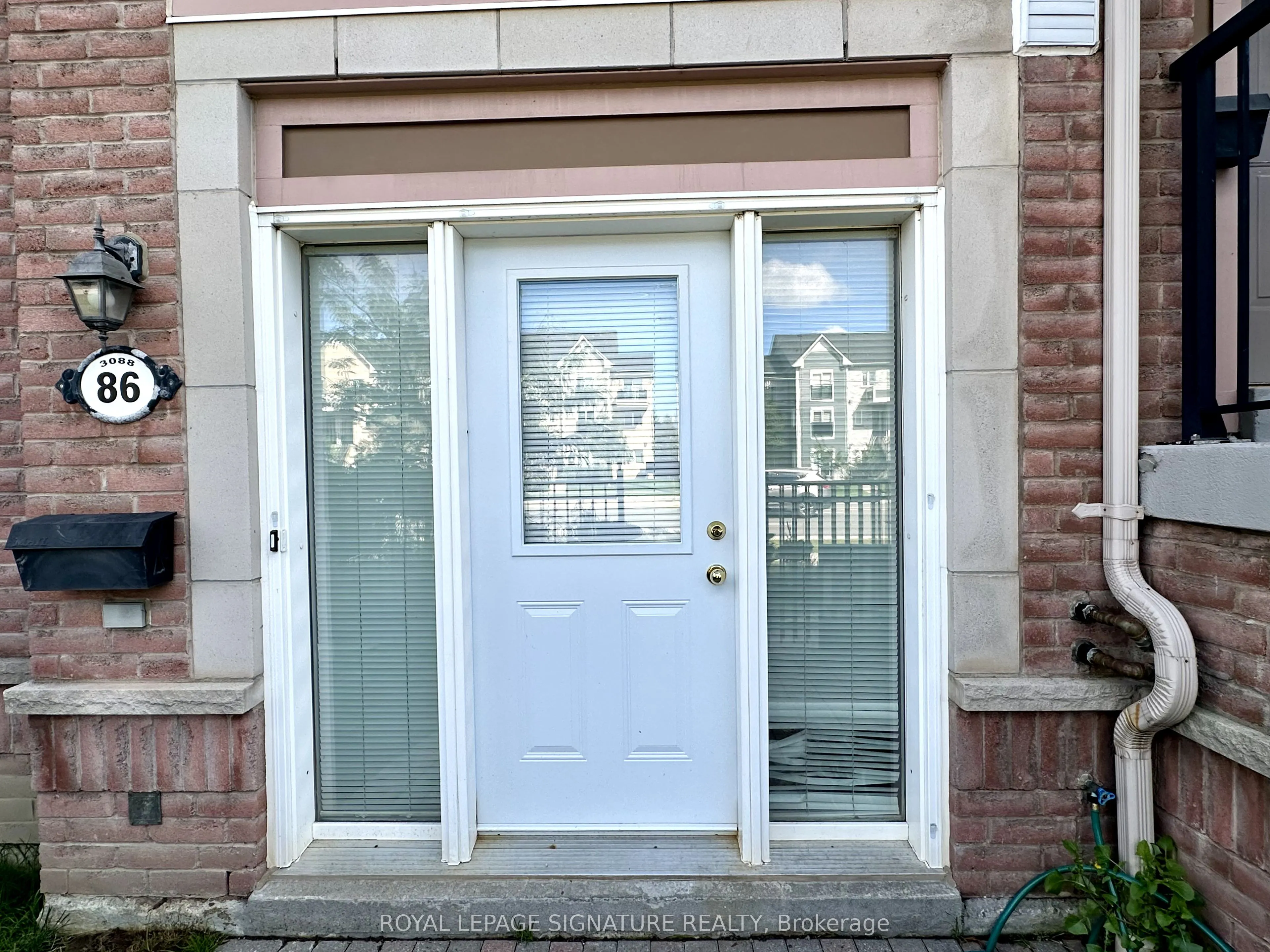3088 Eglinton Avenue, #86