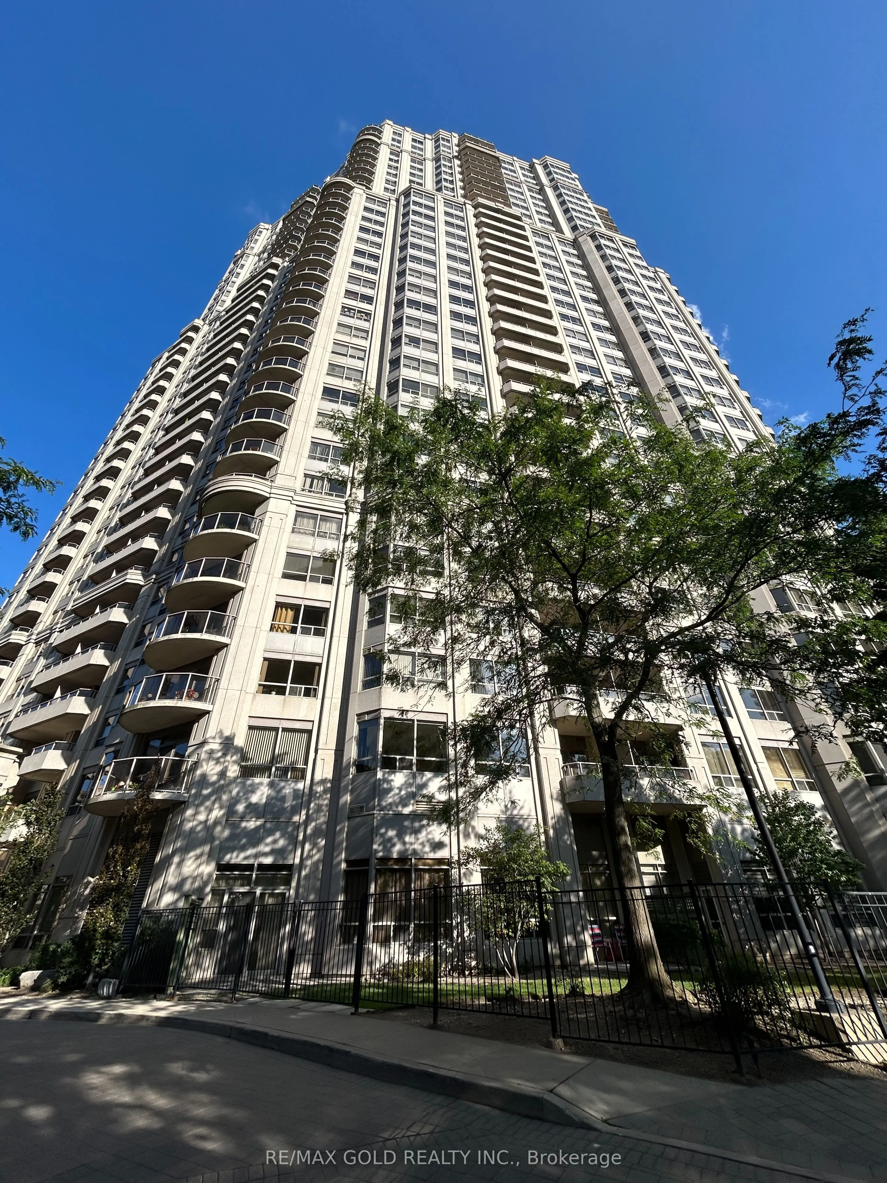 25 Kingsbridge Garden, #2119
