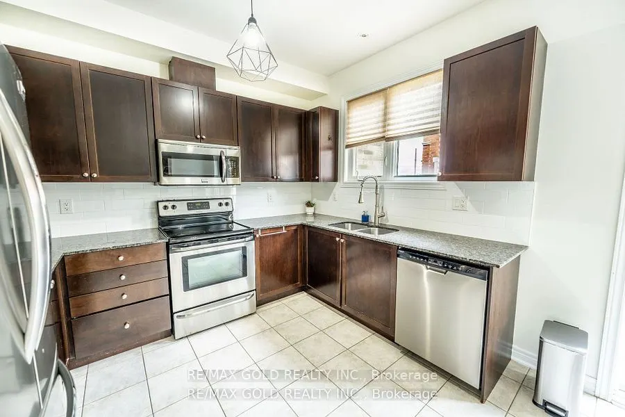 34 Rockbrook Trail