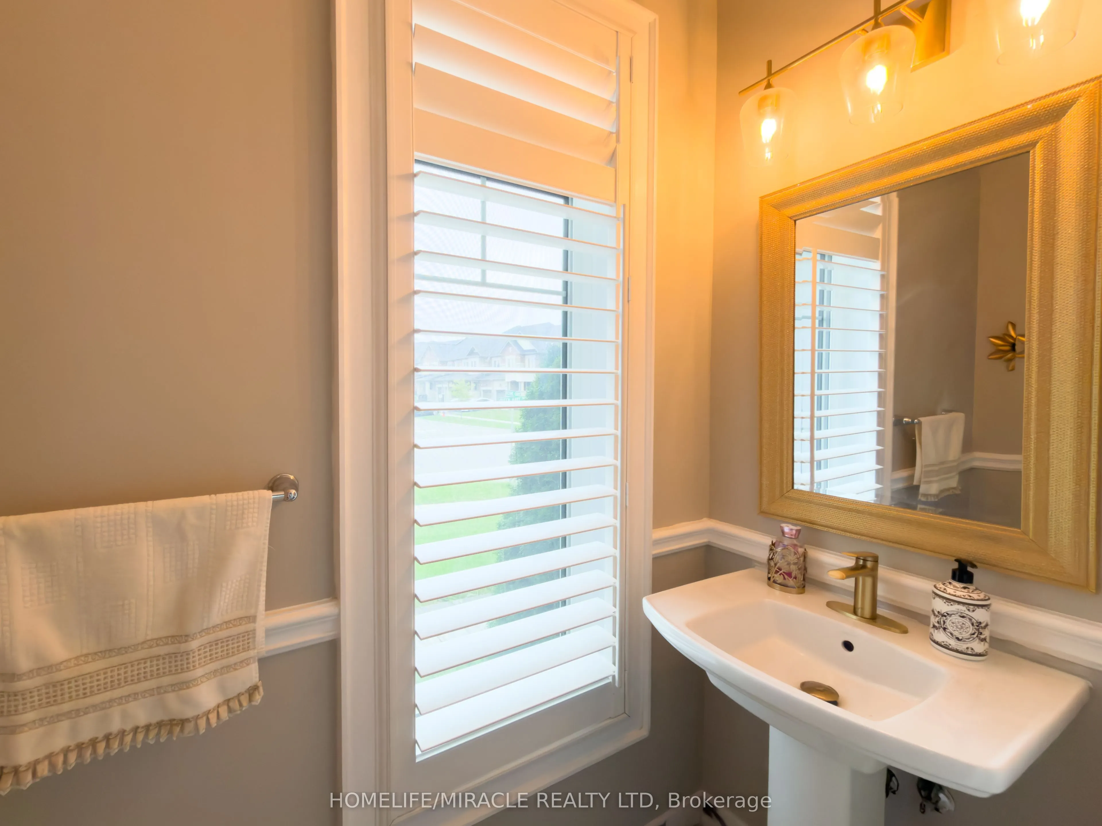 404 Queen Mary Drive