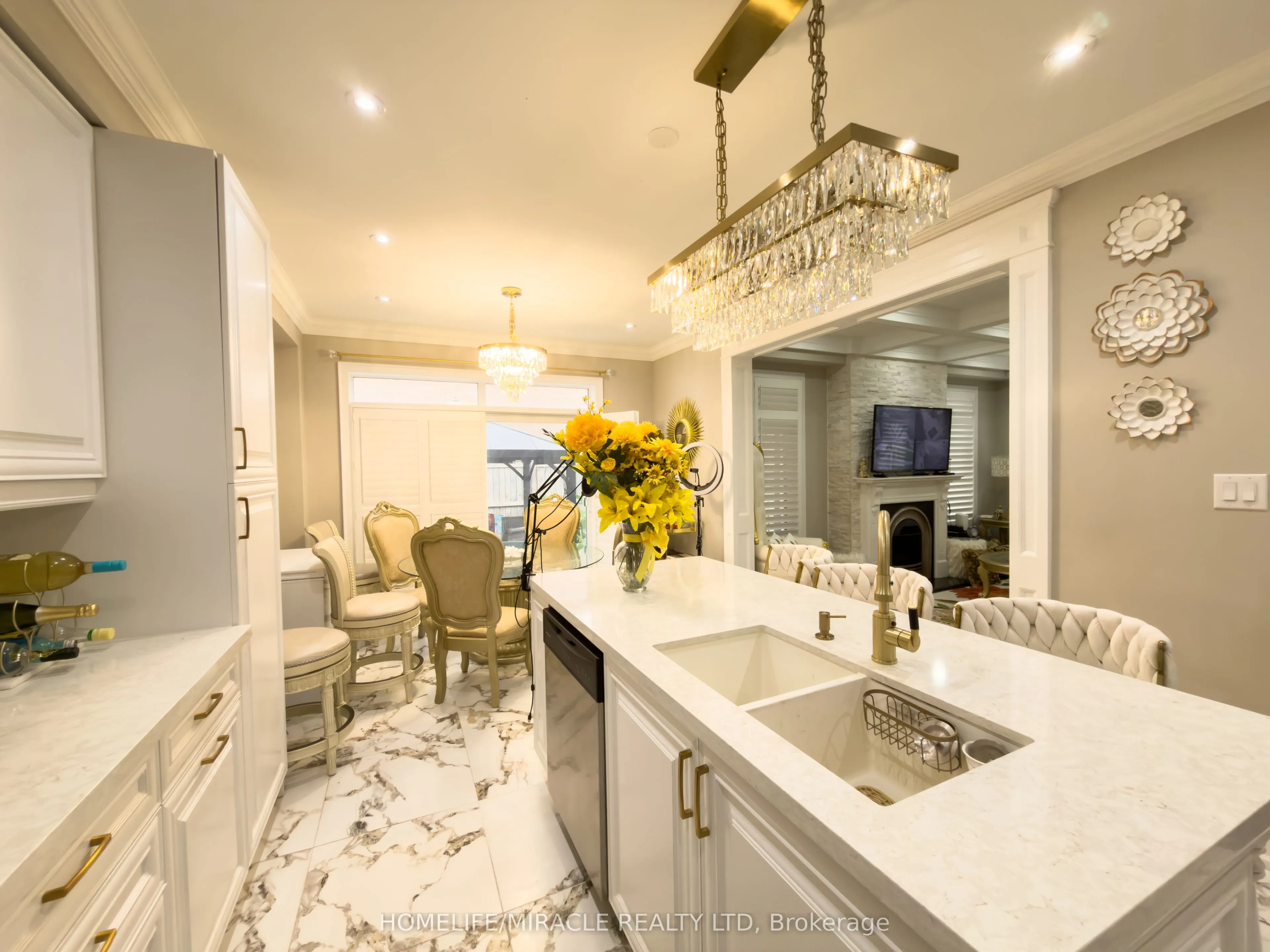404 Queen Mary Drive