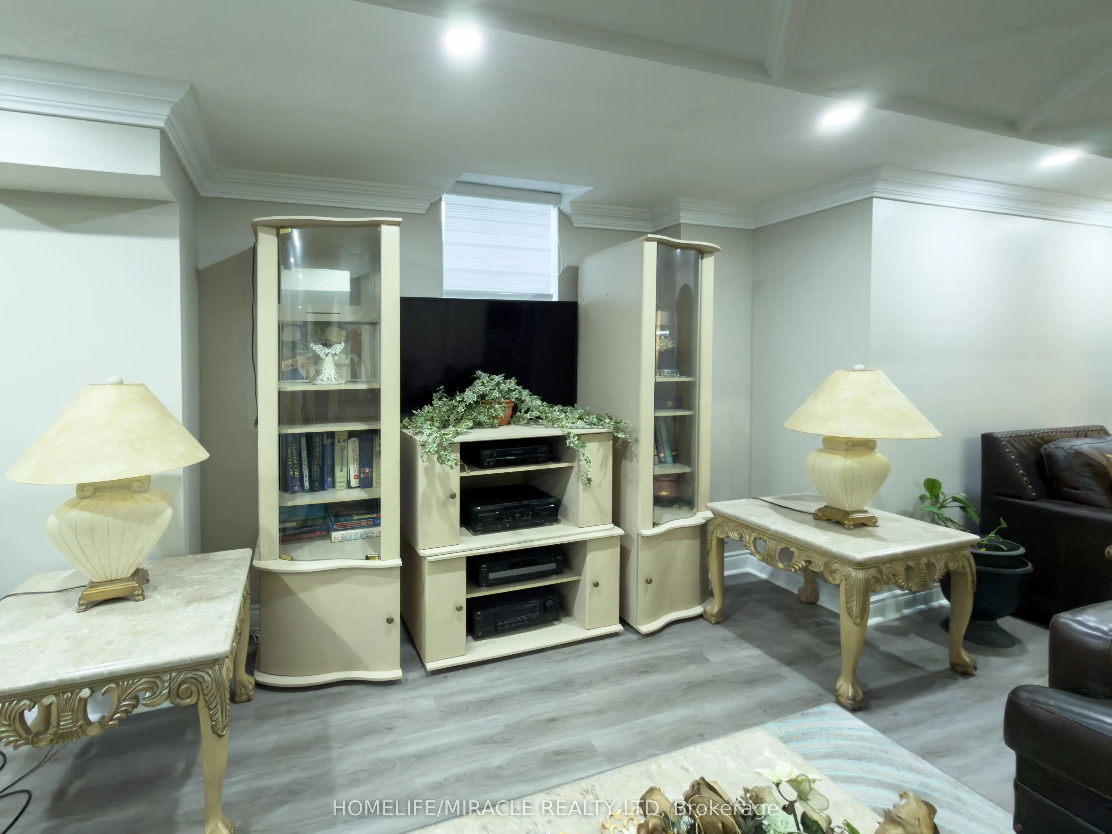 404 Queen Mary Drive
