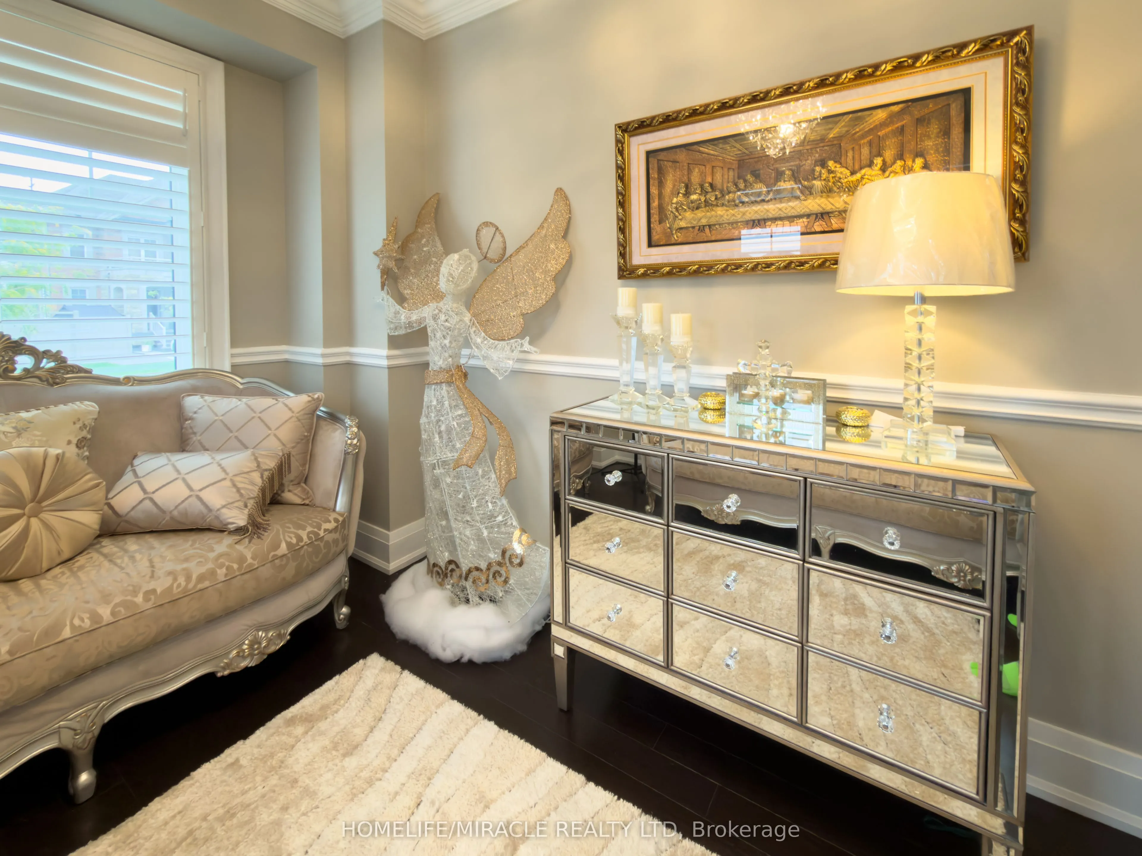 404 Queen Mary Drive