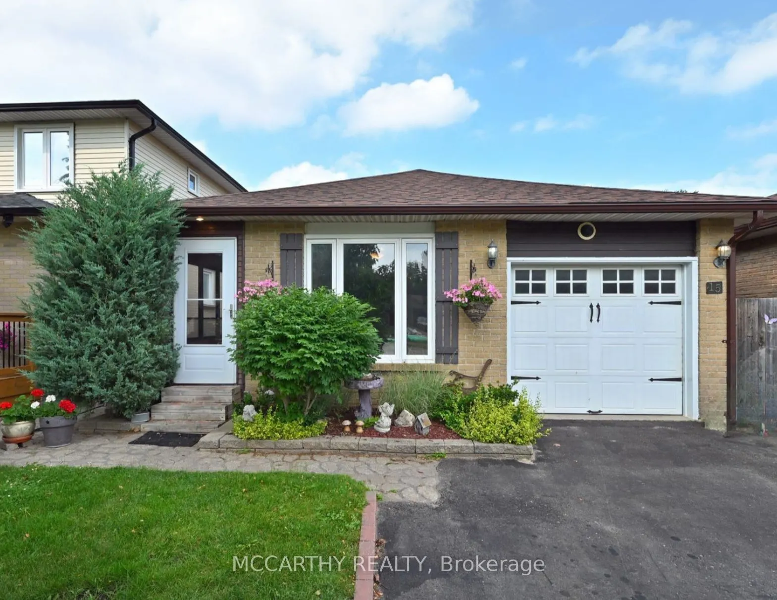 15 Andrew Avenue