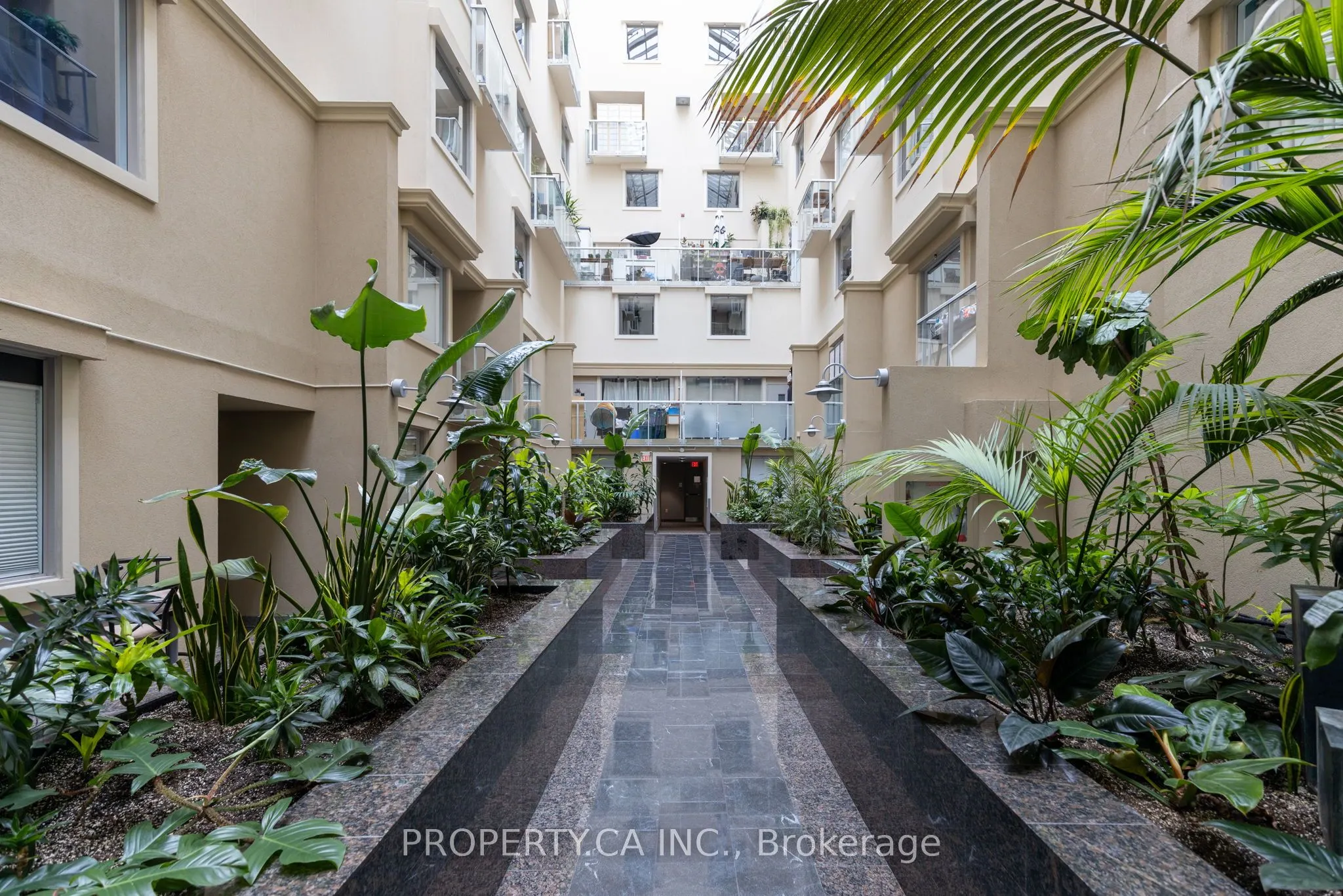 437 Roncesvalles Avenue, #211
