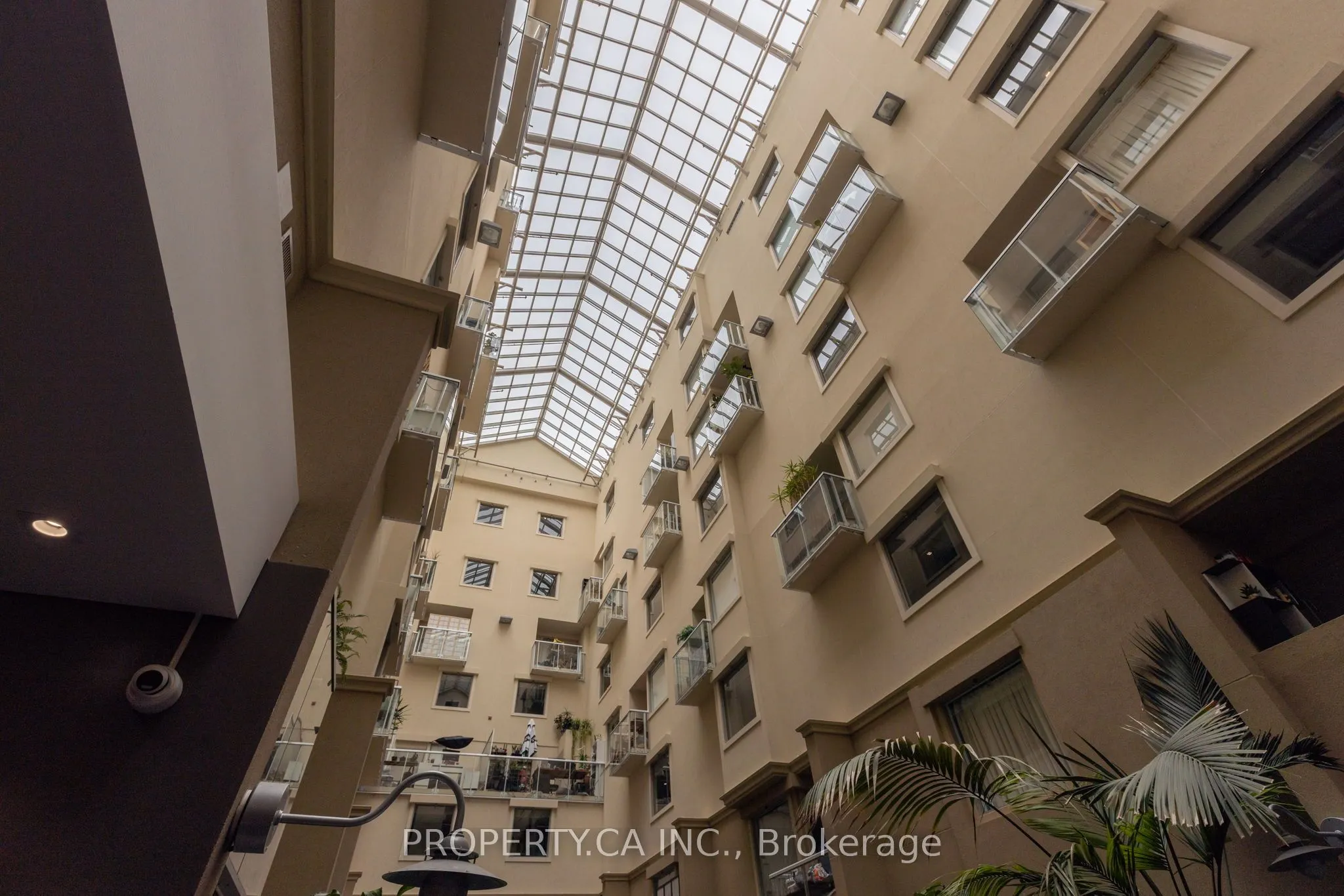 437 Roncesvalles Avenue, #211