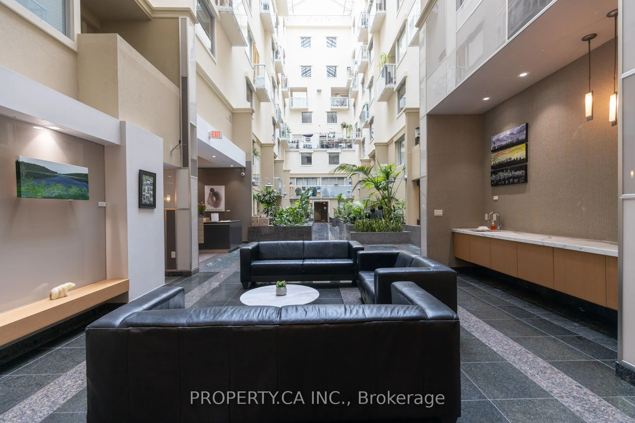 437 Roncesvalles Avenue, #211