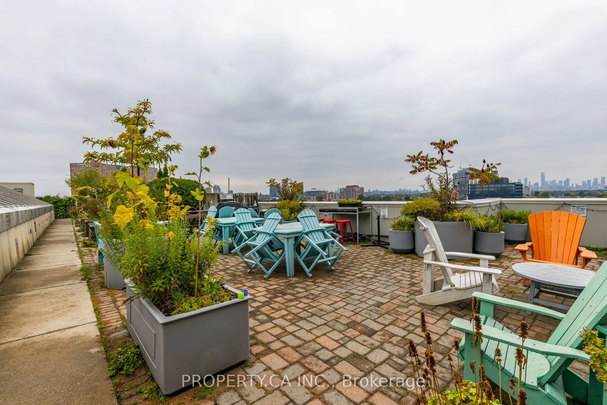 437 Roncesvalles Avenue, #211