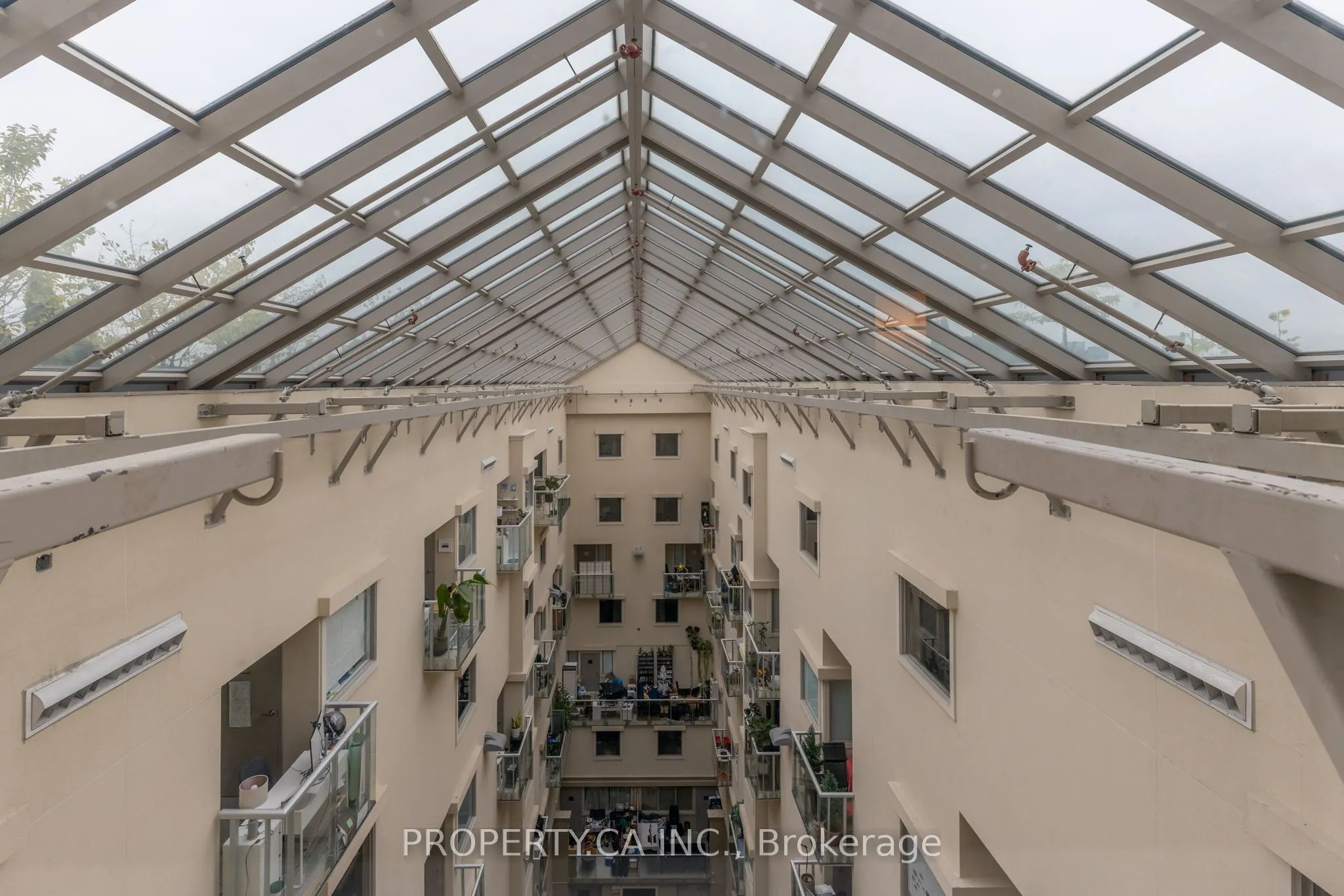 437 Roncesvalles Avenue, #211