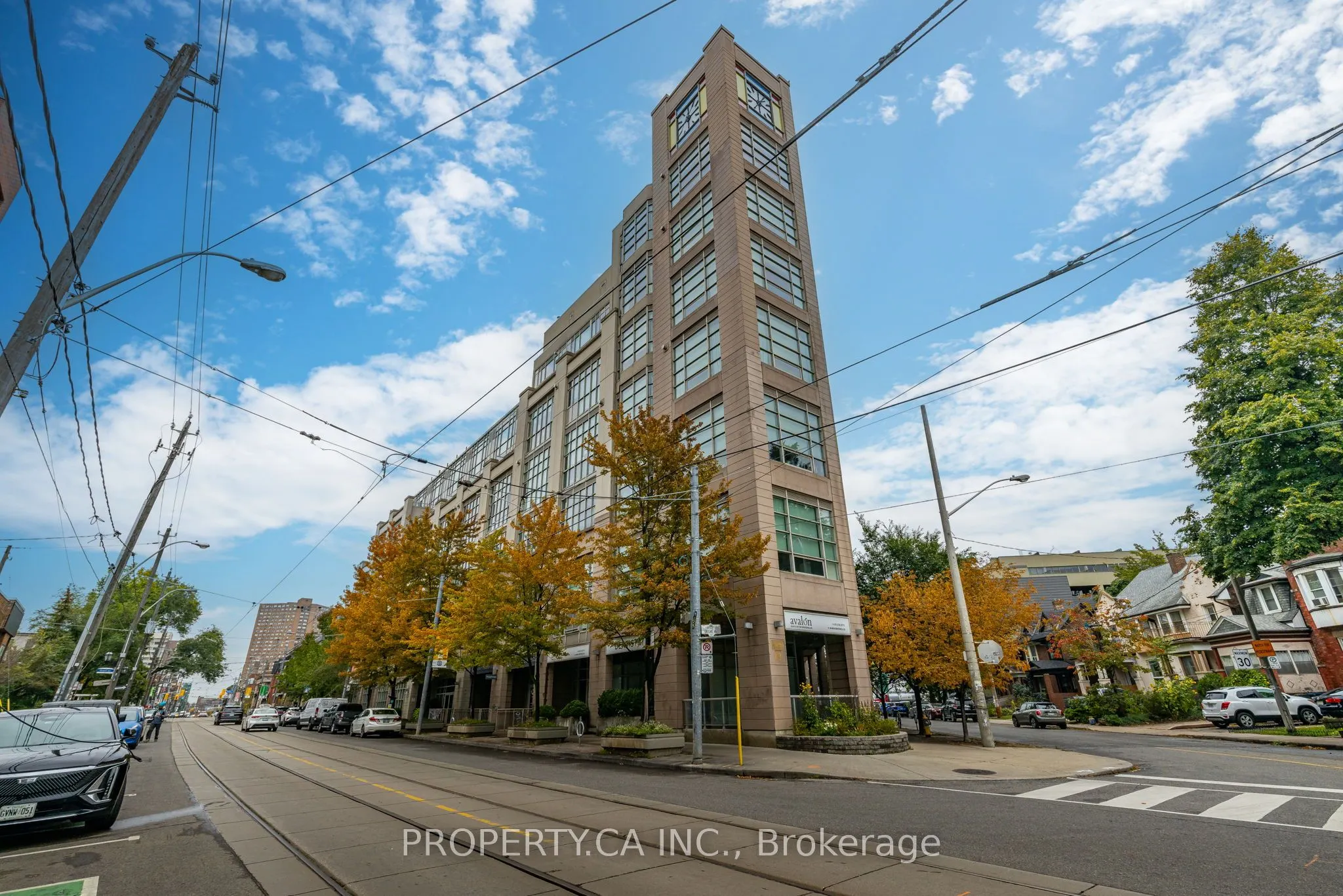 437 Roncesvalles Avenue, #211