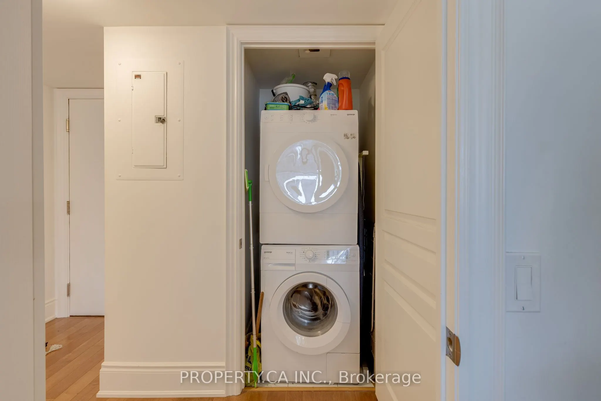 437 Roncesvalles Avenue, #211