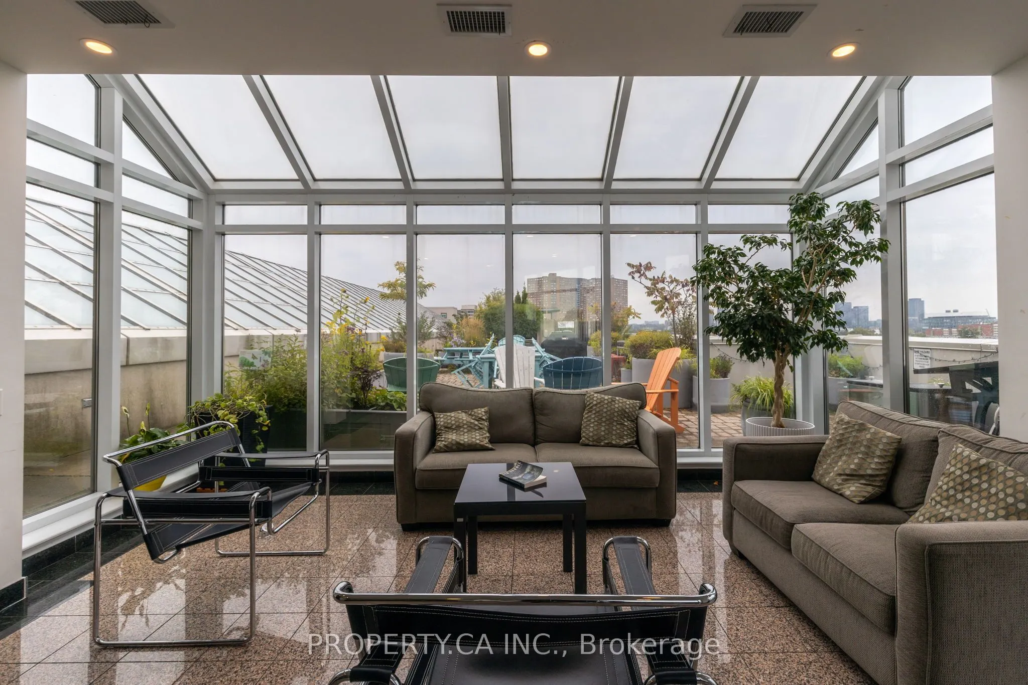 437 Roncesvalles Avenue, #211