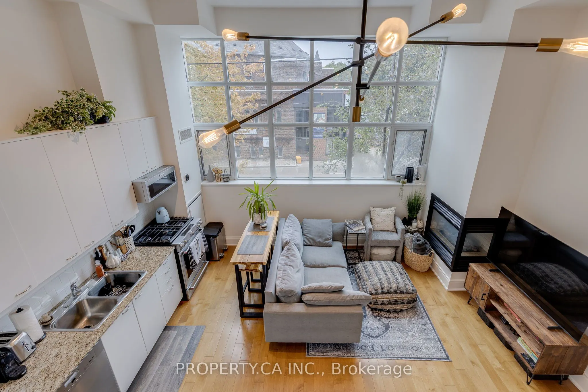 437 Roncesvalles Avenue, #211