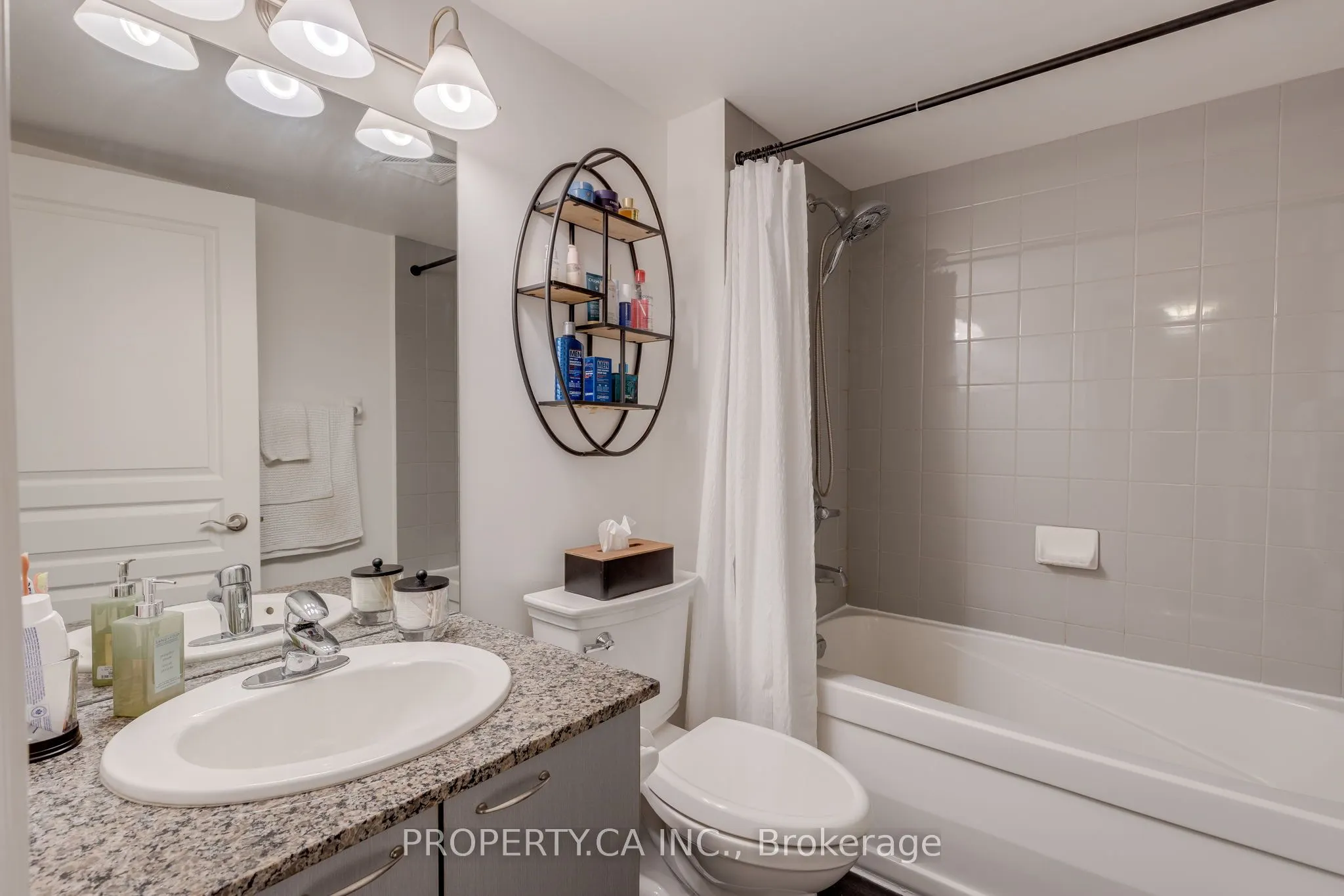 437 Roncesvalles Avenue, #211