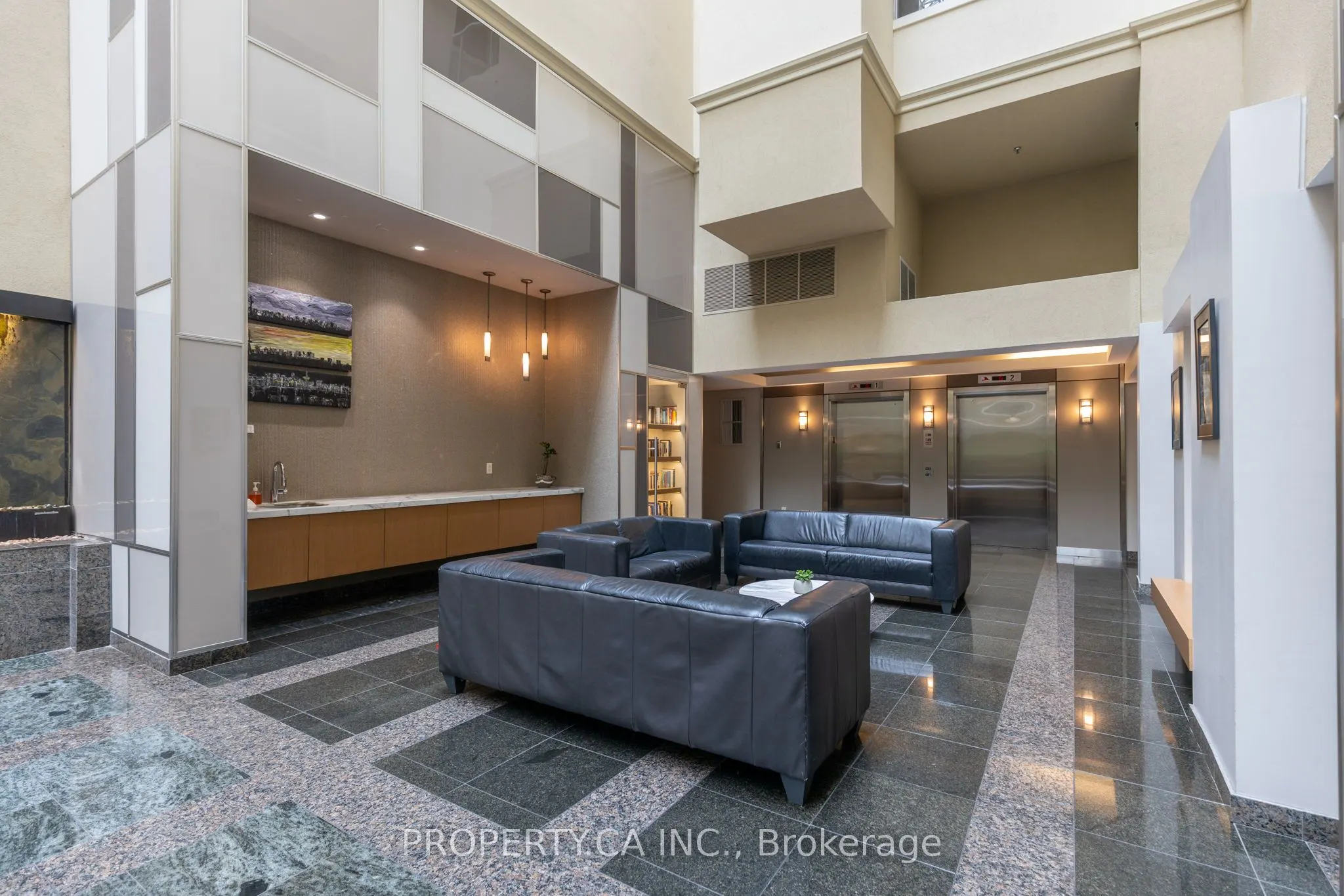 437 Roncesvalles Avenue, #211