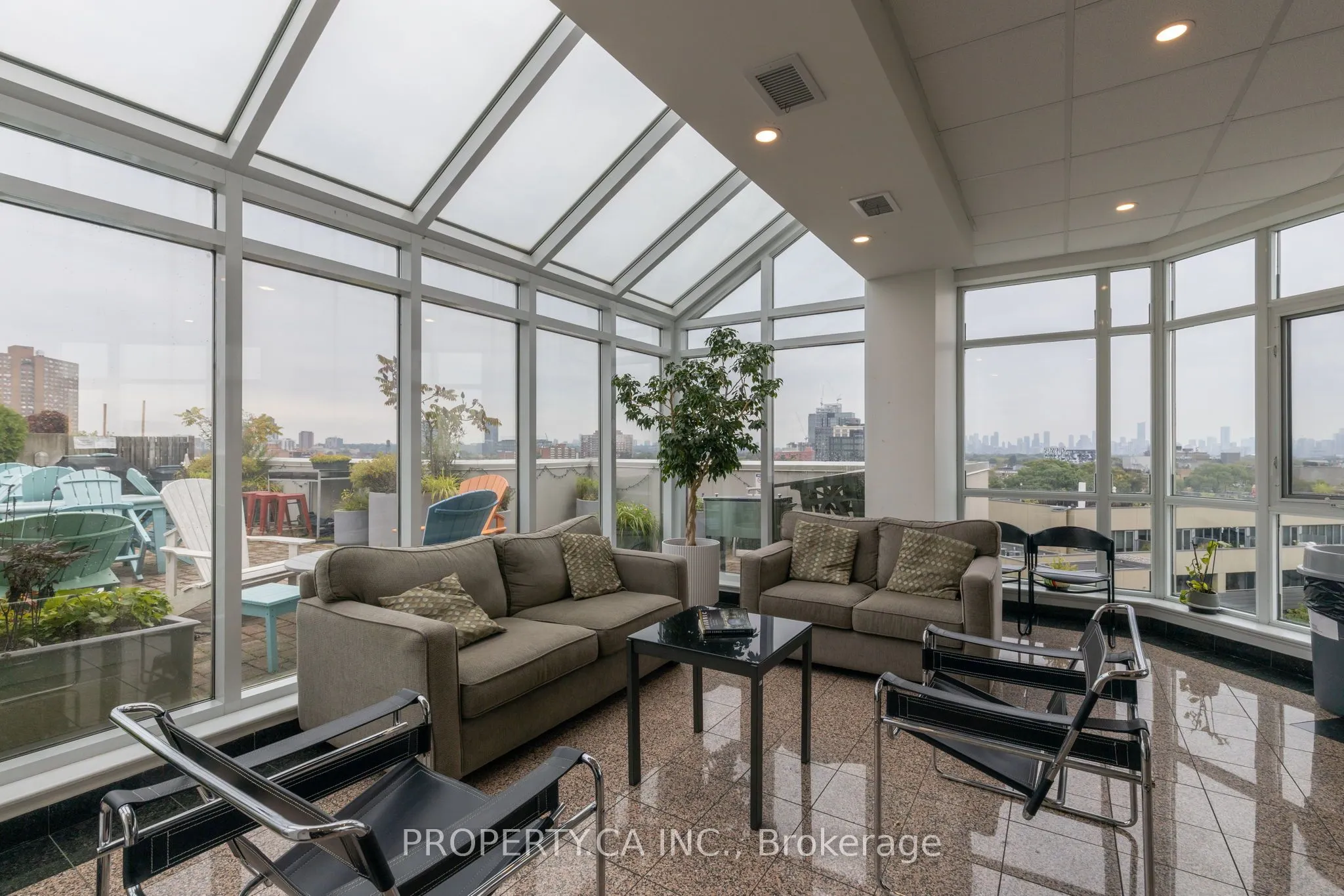 437 Roncesvalles Avenue, #211