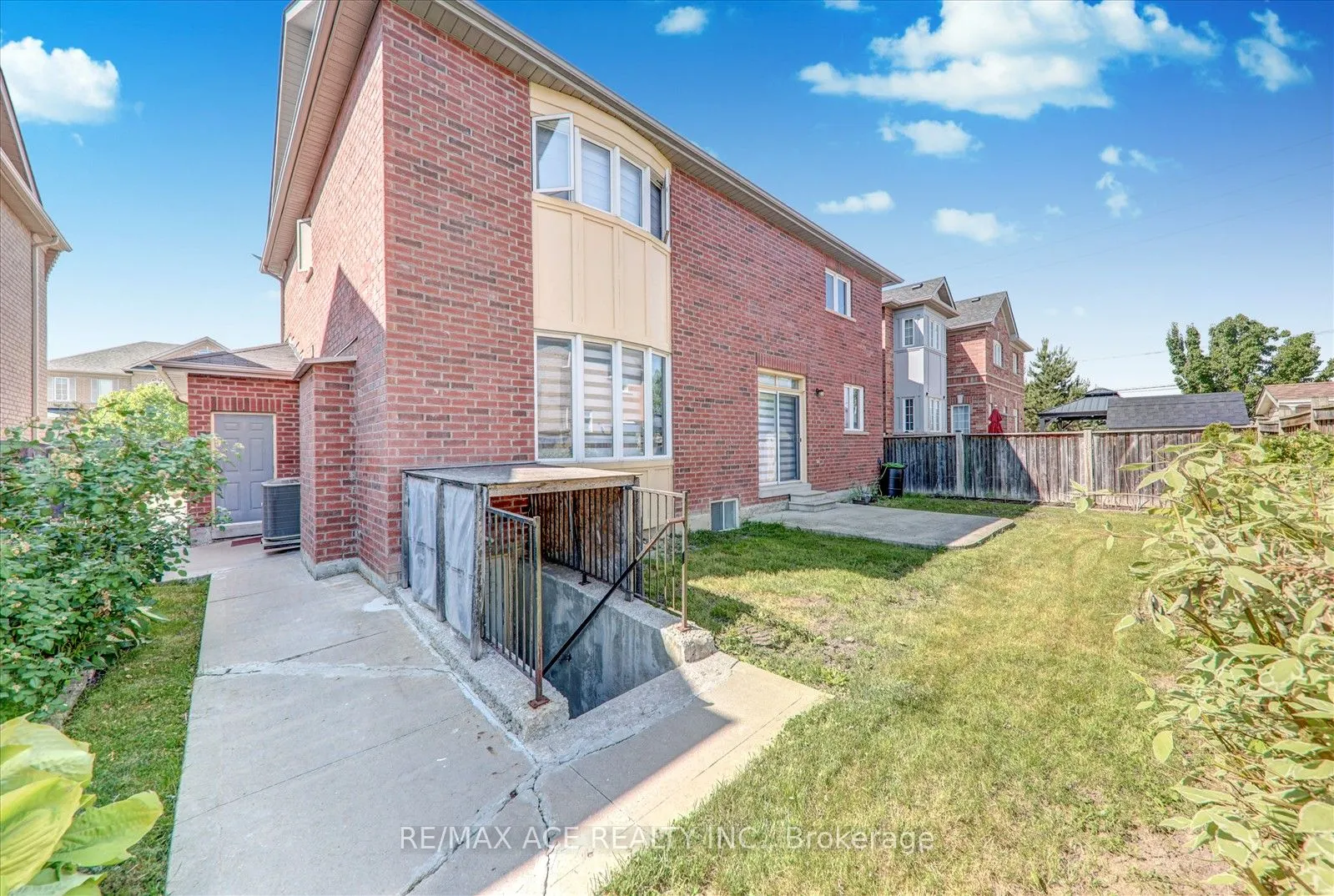 46 Purebrook Crescent