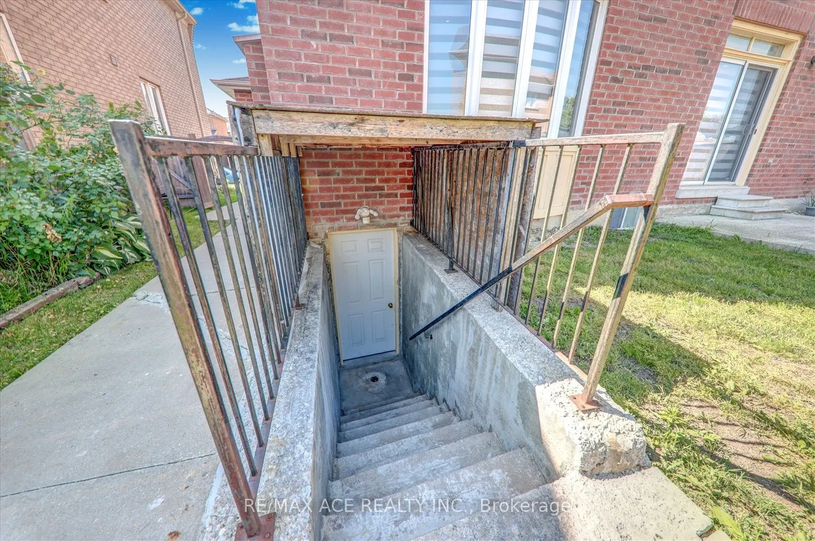 46 Purebrook Crescent