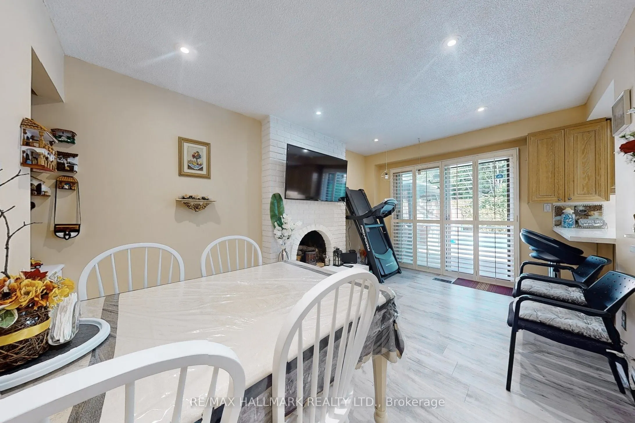 33 Parkside Drive