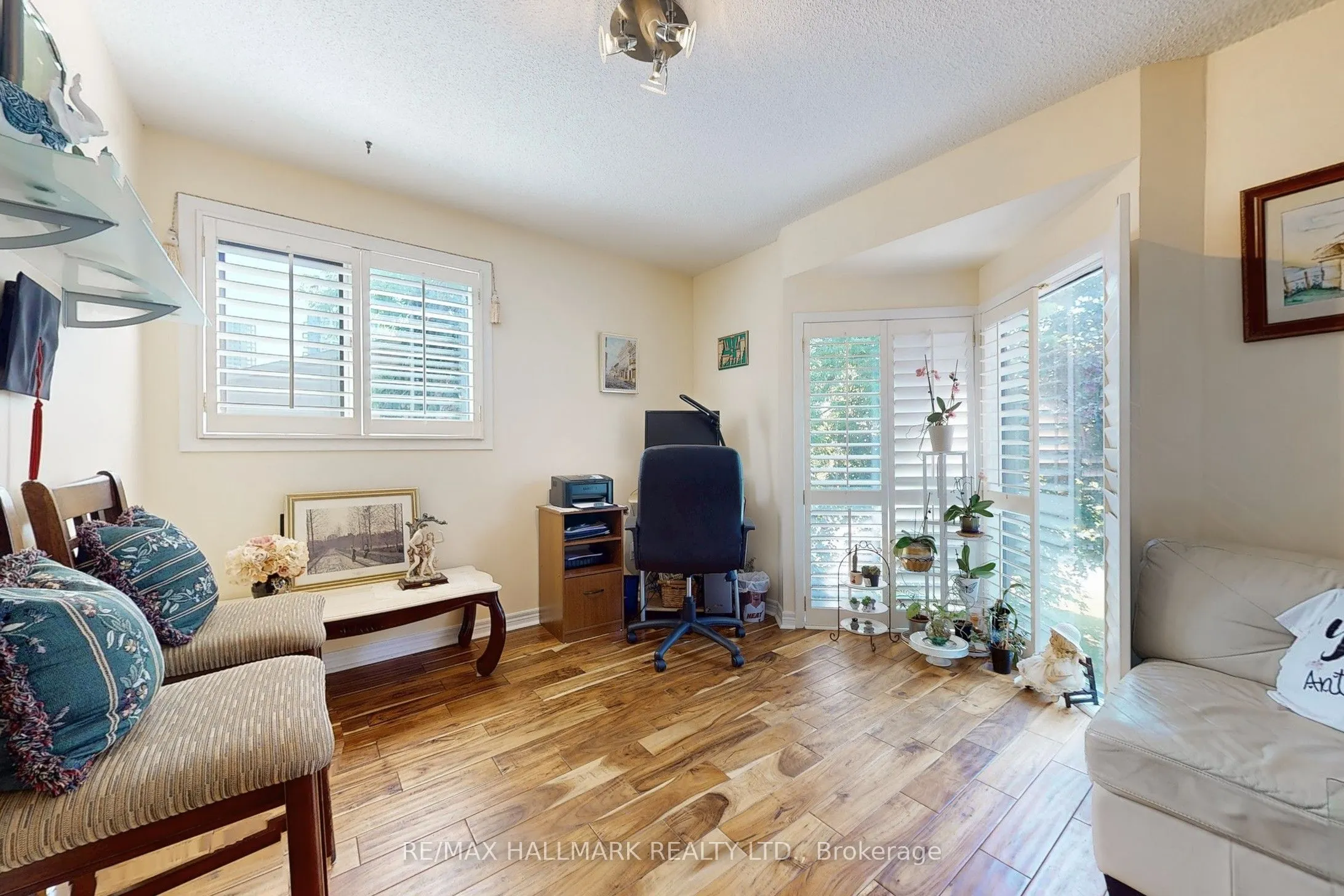 33 Parkside Drive