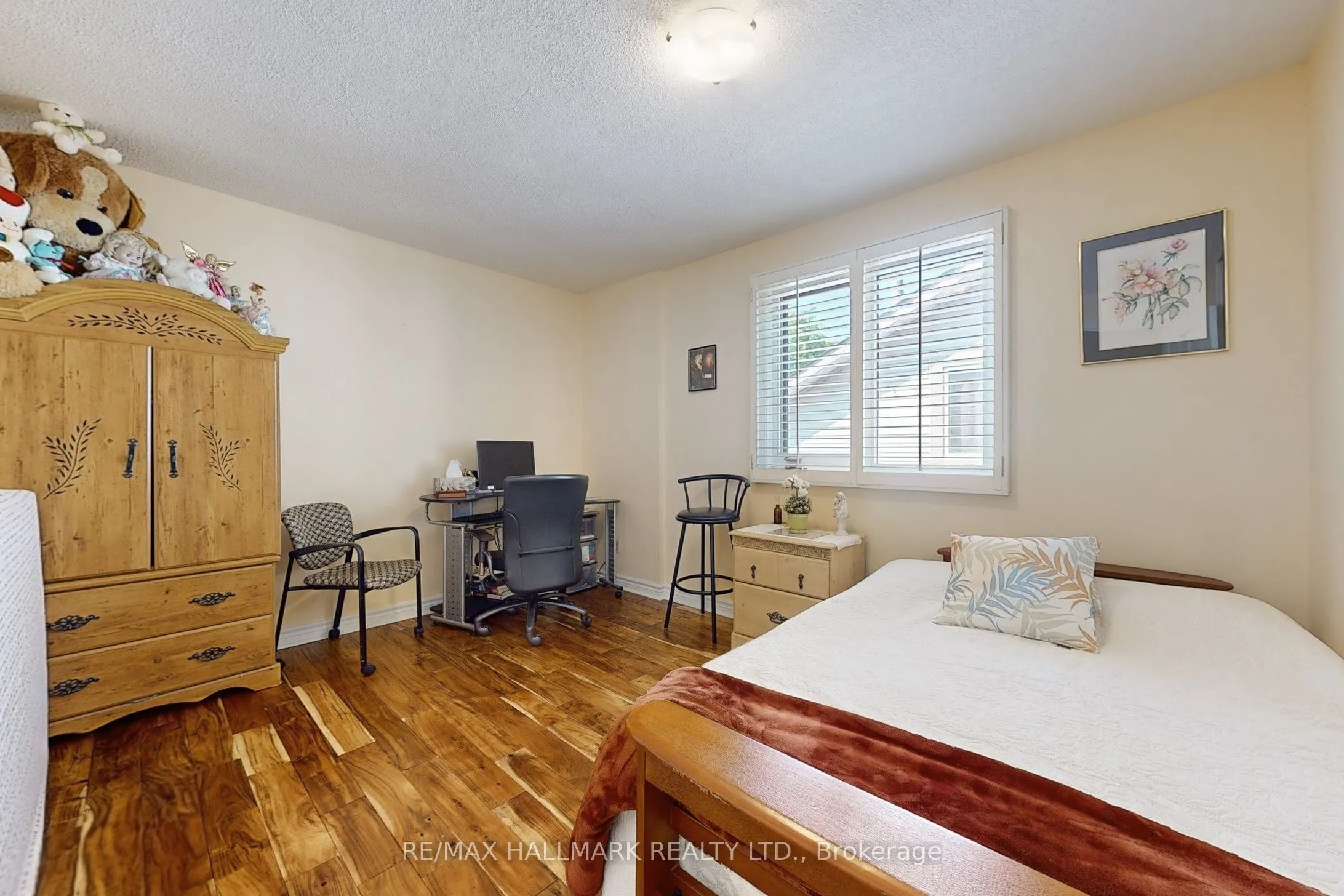 33 Parkside Drive