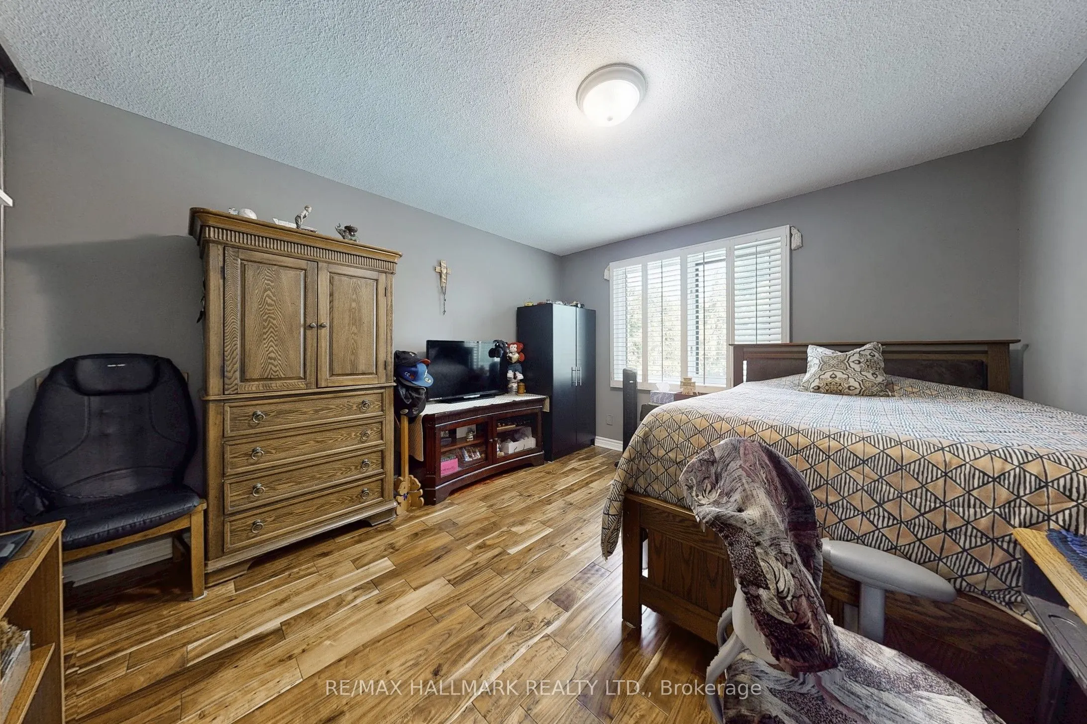 33 Parkside Drive