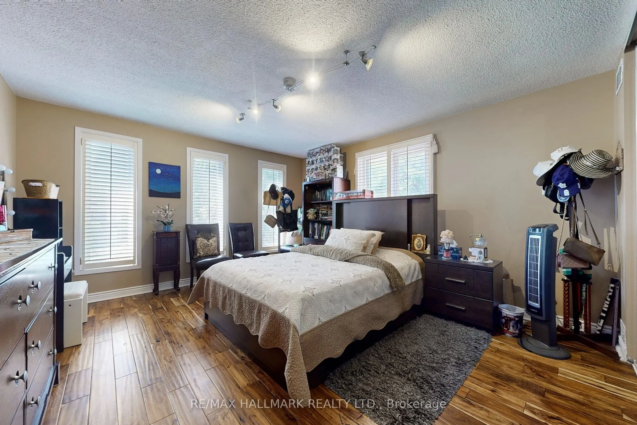 33 Parkside Drive