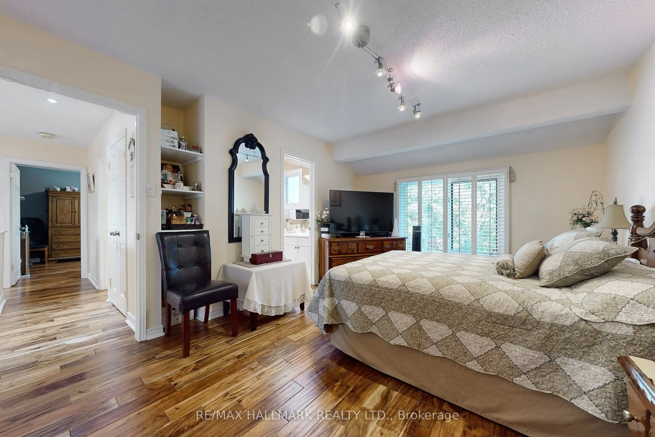 33 Parkside Drive