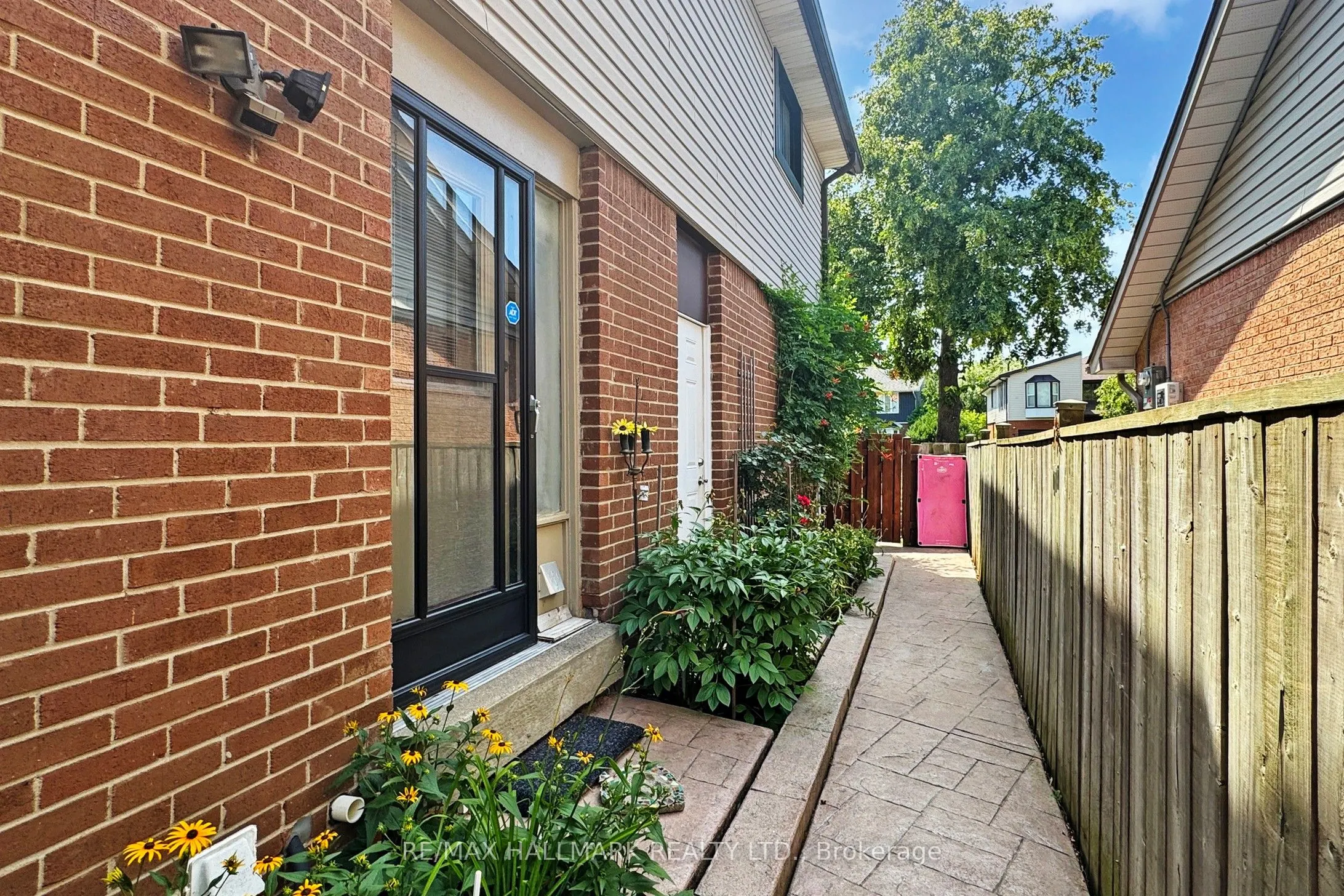 33 Parkside Drive
