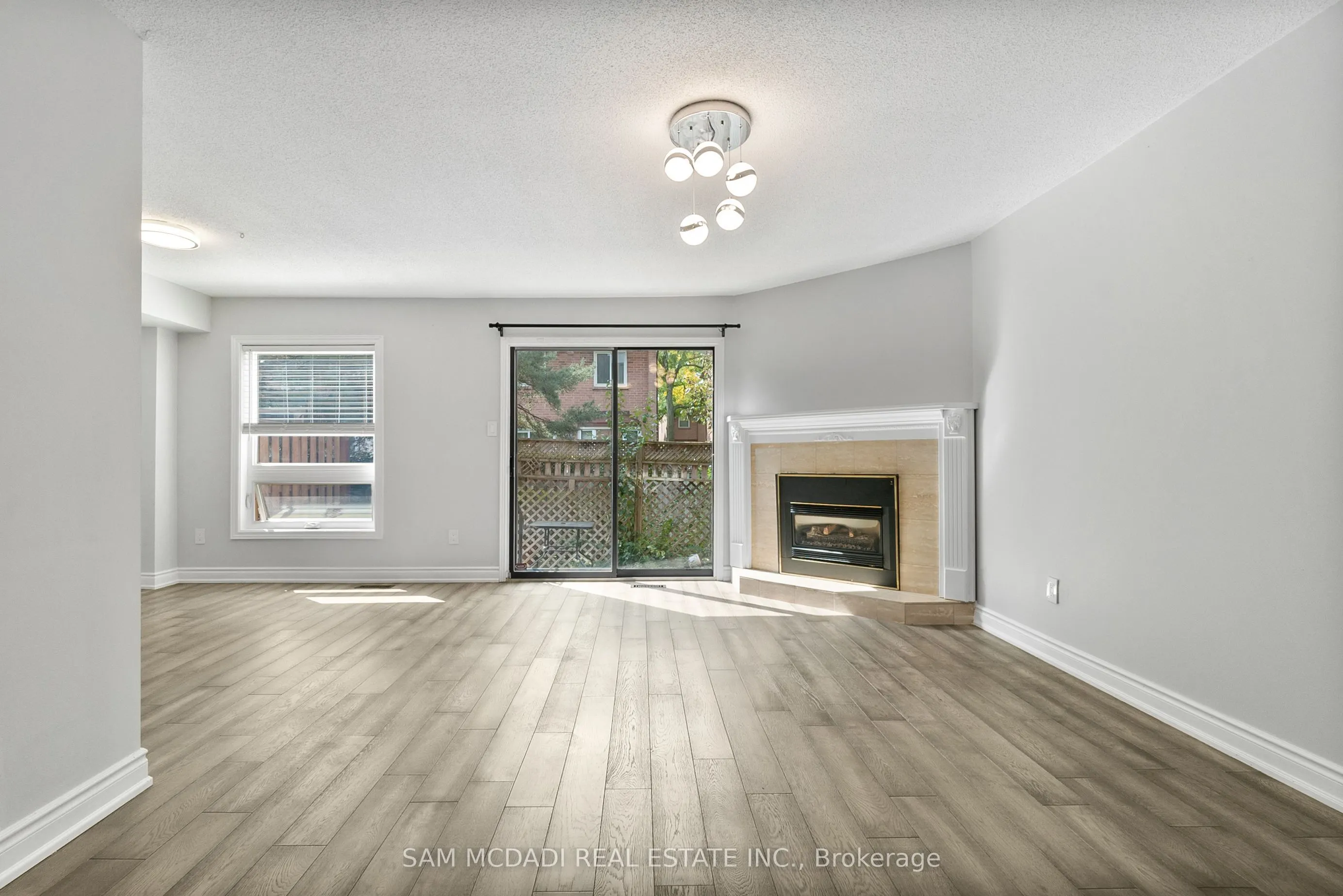 2006 Glenada Crescent, #27
