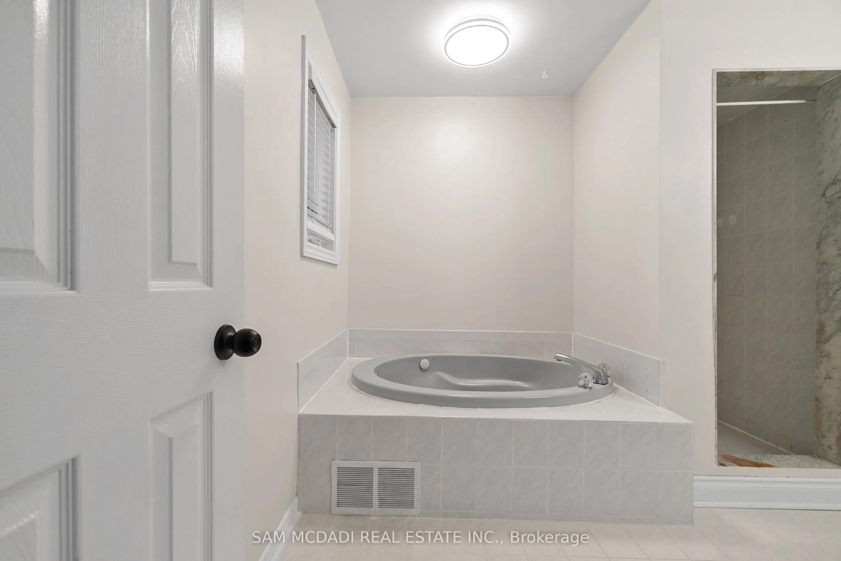 2006 Glenada Crescent, #27