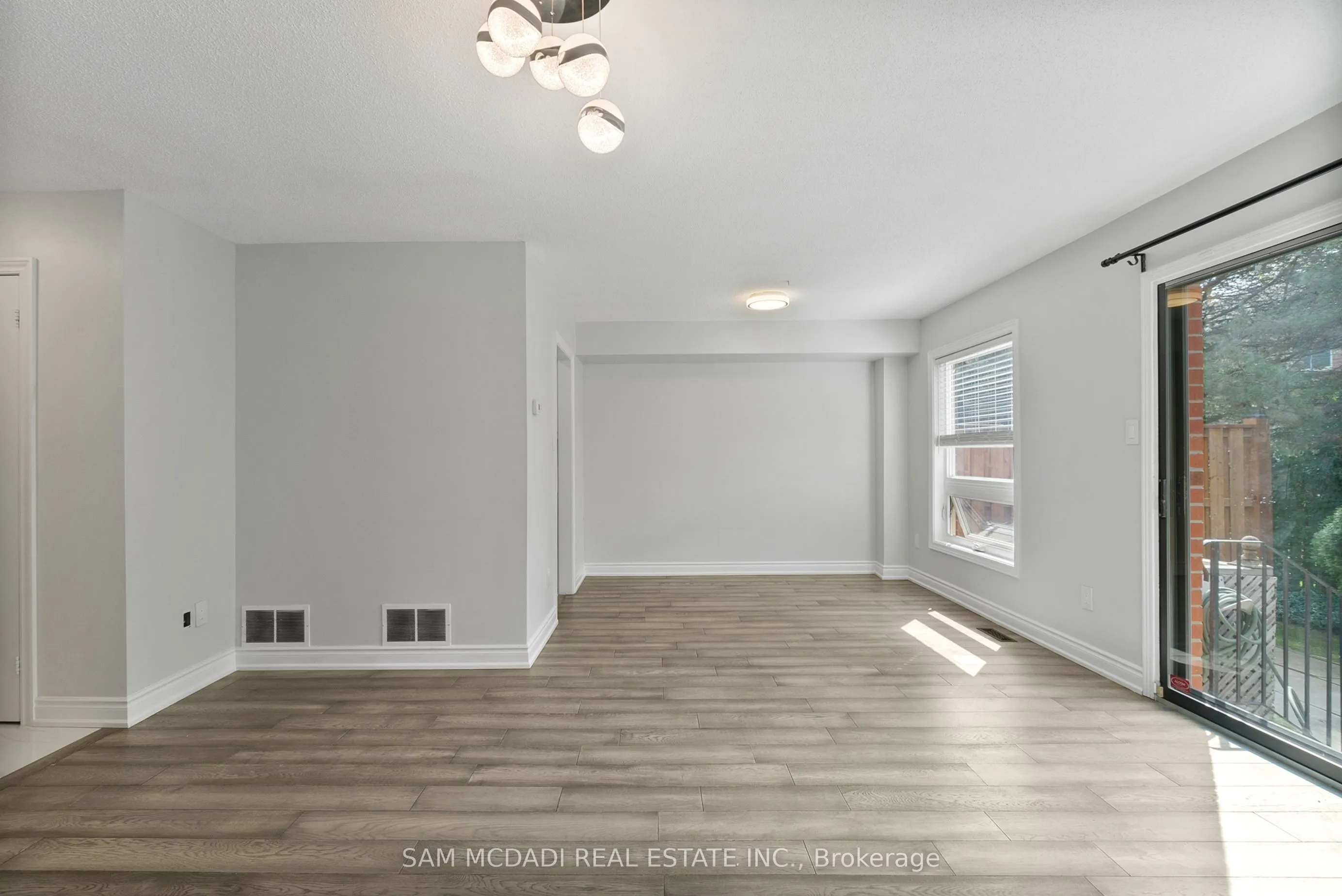 2006 Glenada Crescent, #27