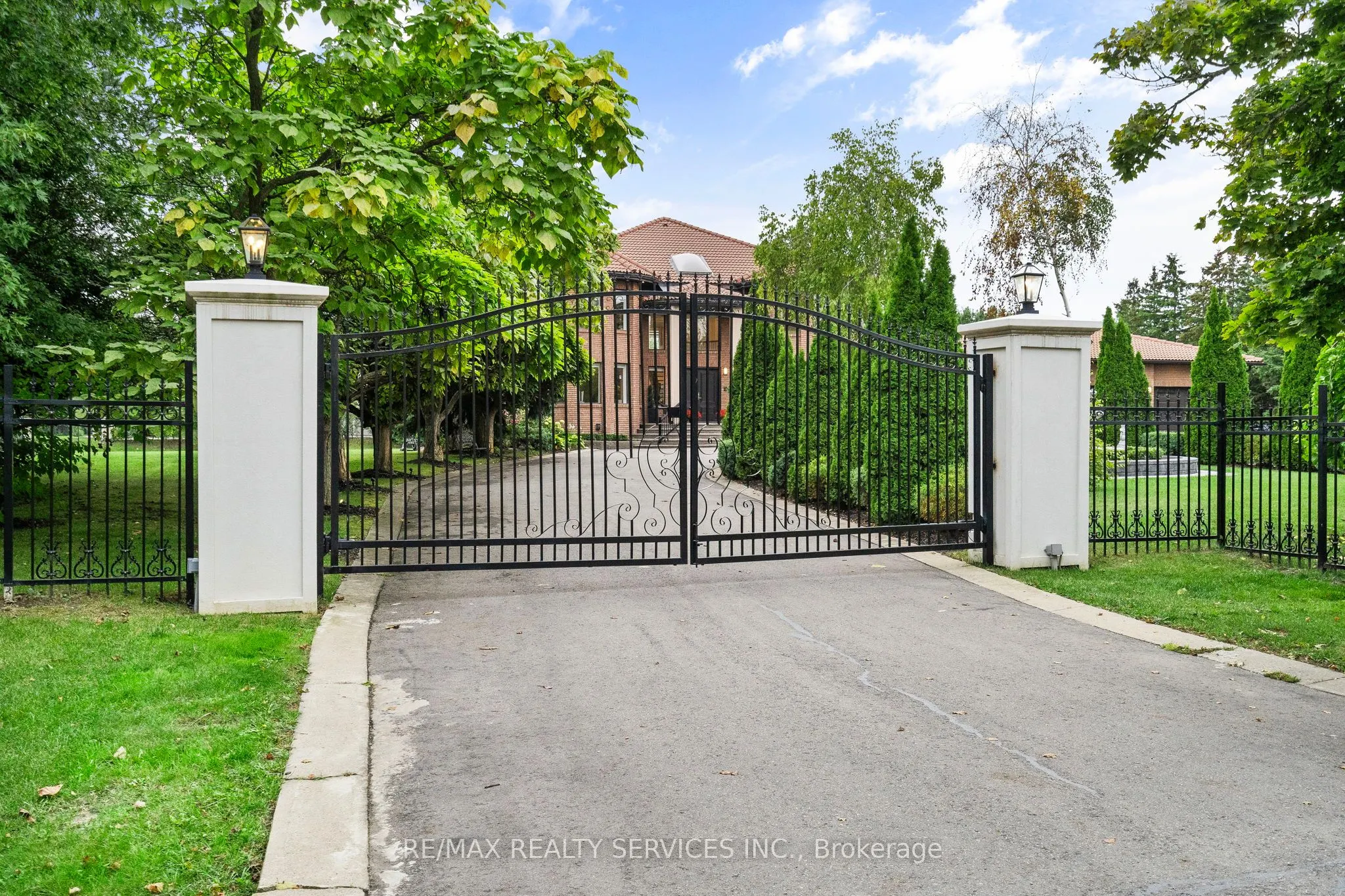 8 Evergreen Avenue
