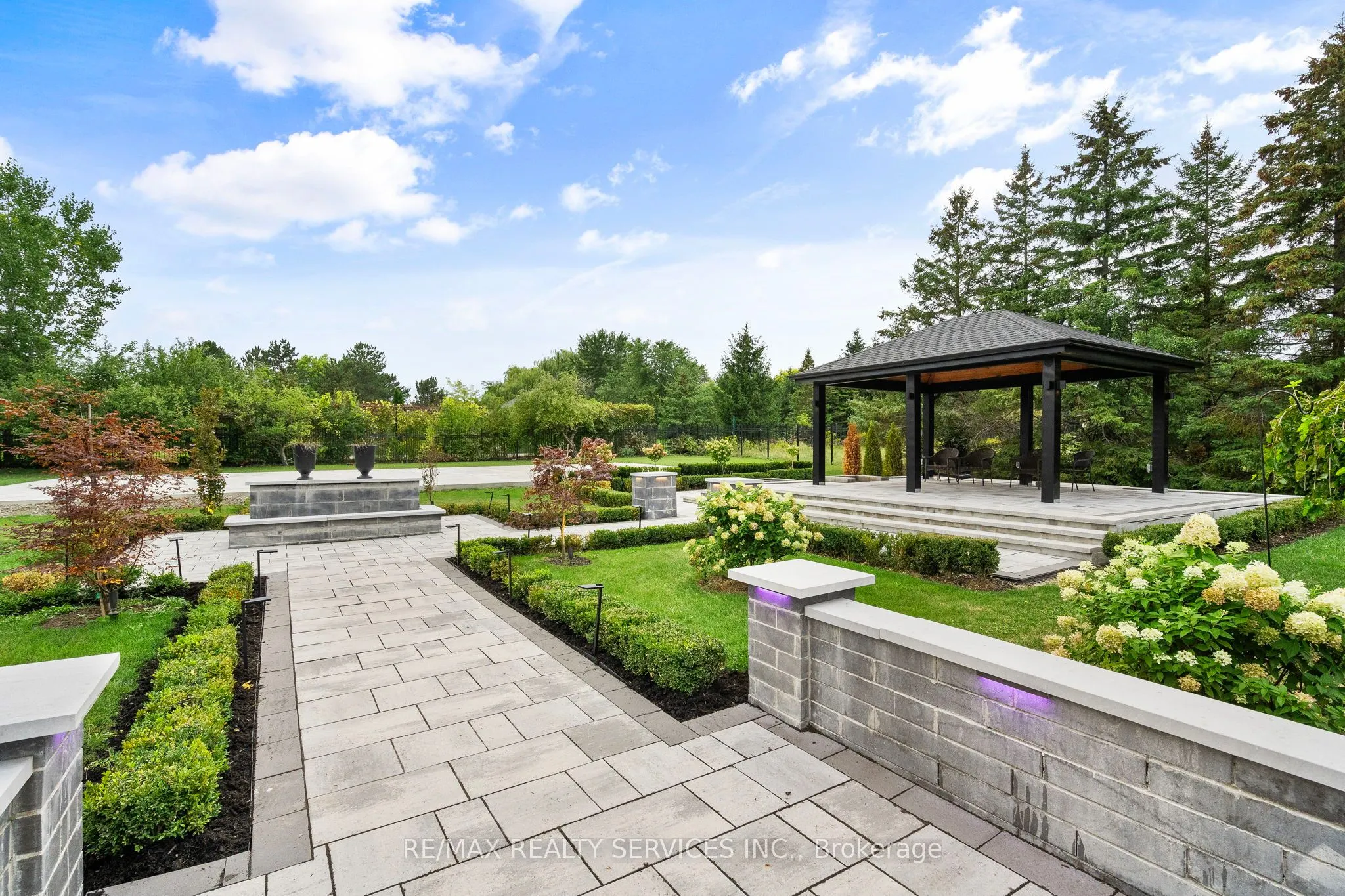 8 Evergreen Avenue